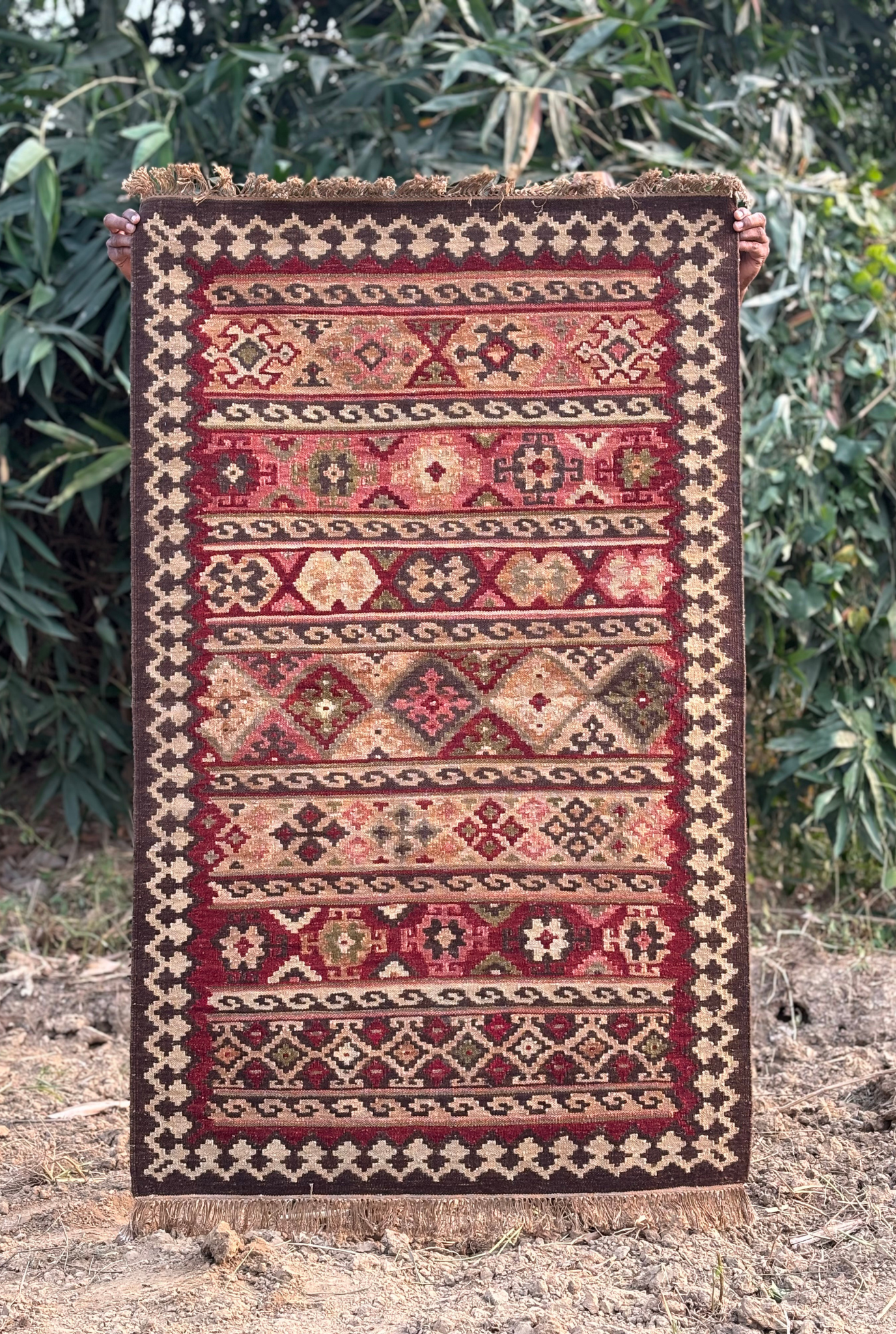 Hand -Woven Zardos Rug