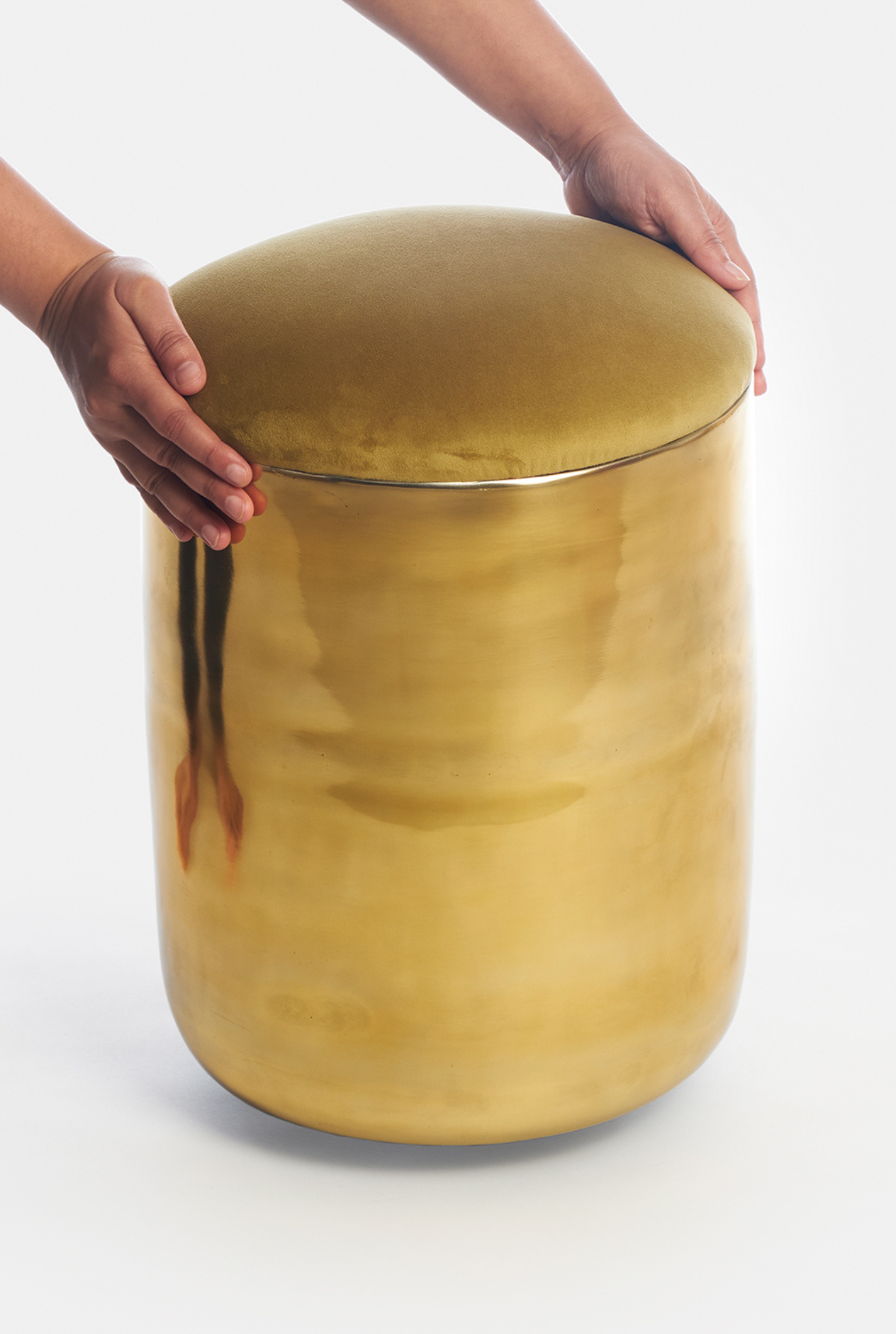Leo Stool