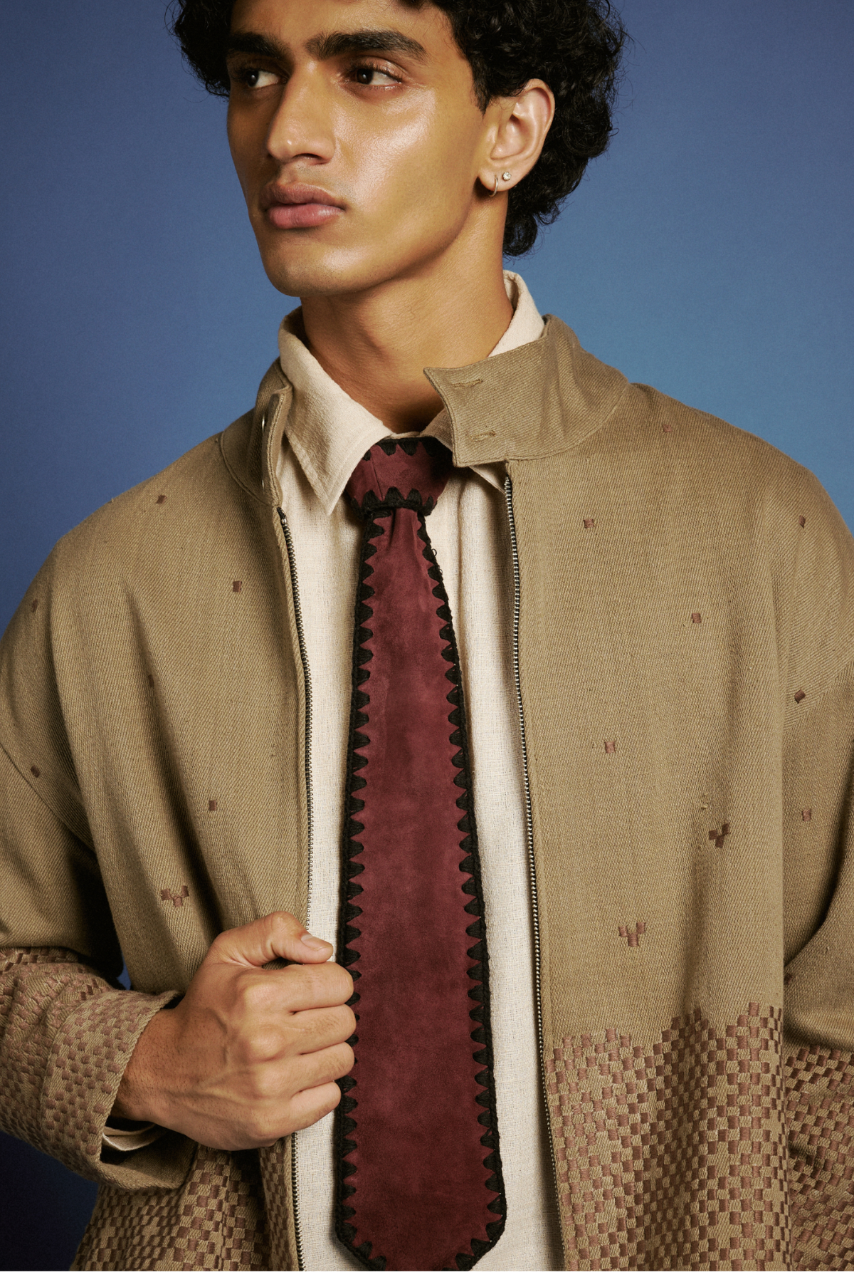 CROCHET EDGE TIE (BURGUNDY)