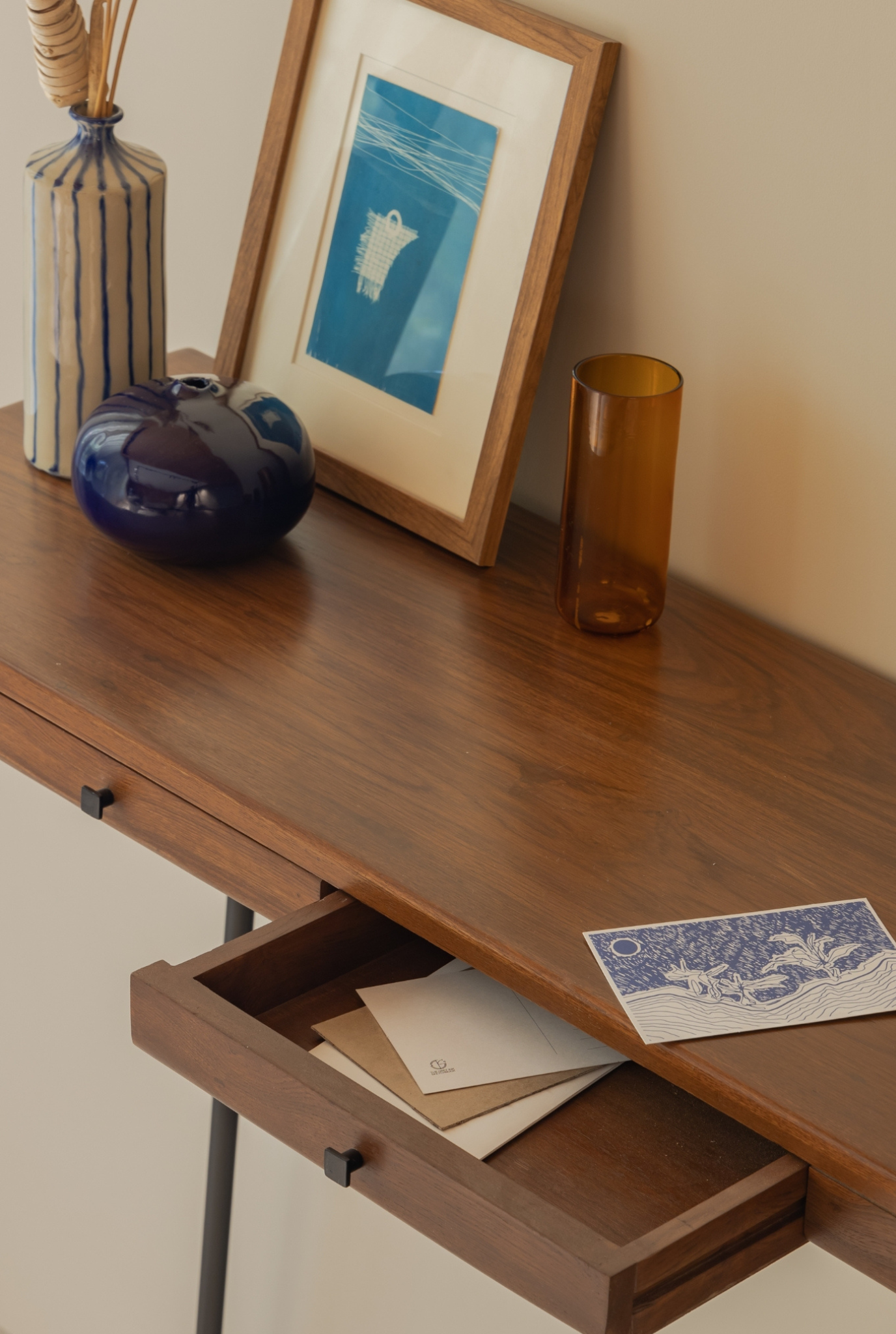 Walk By Foyer Table (Shipping Only In India)