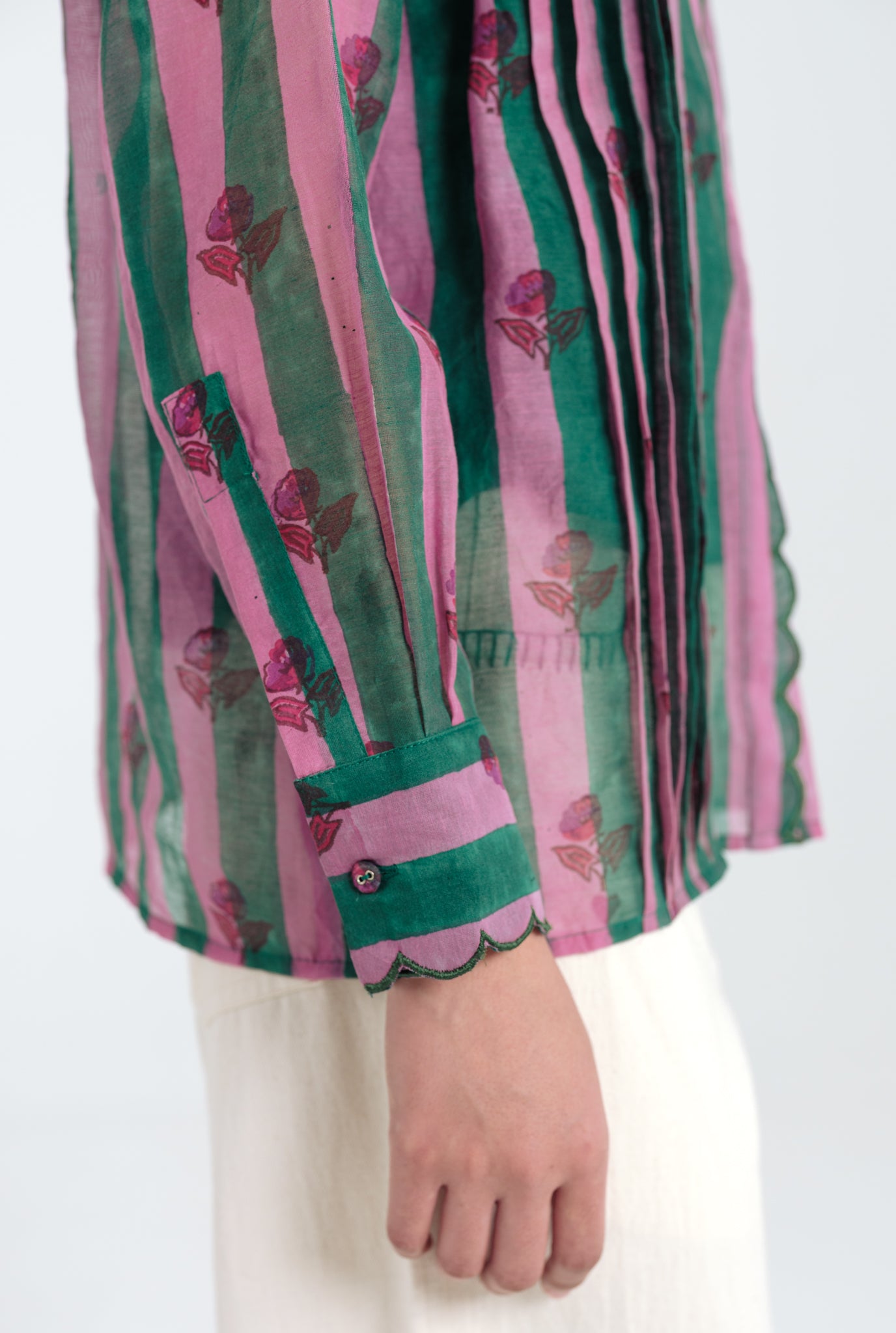 Twirl Scallop Shirt