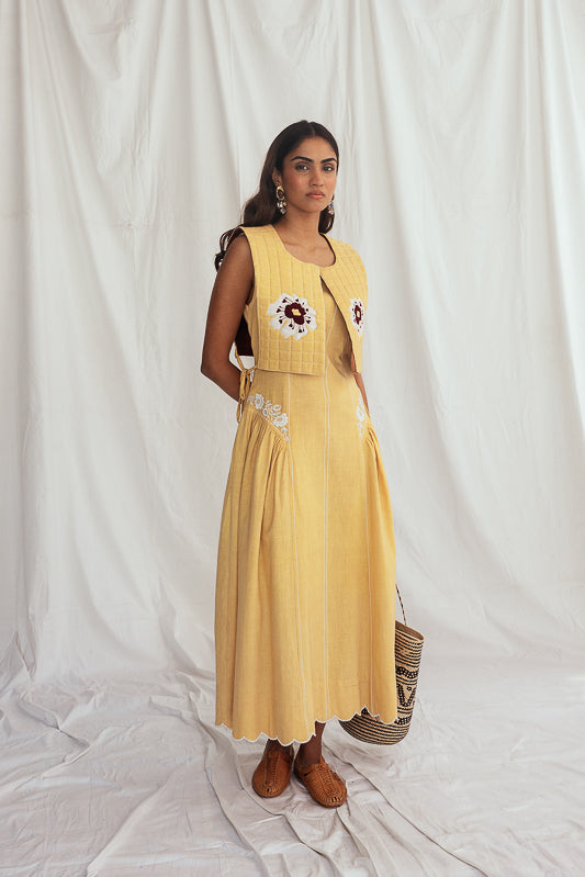 Aamras Handloom Bib