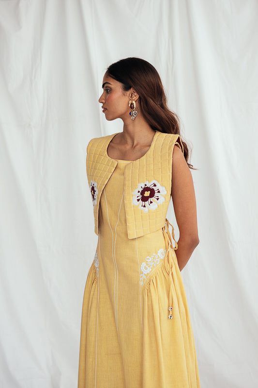 Aamras Handloom Bib
