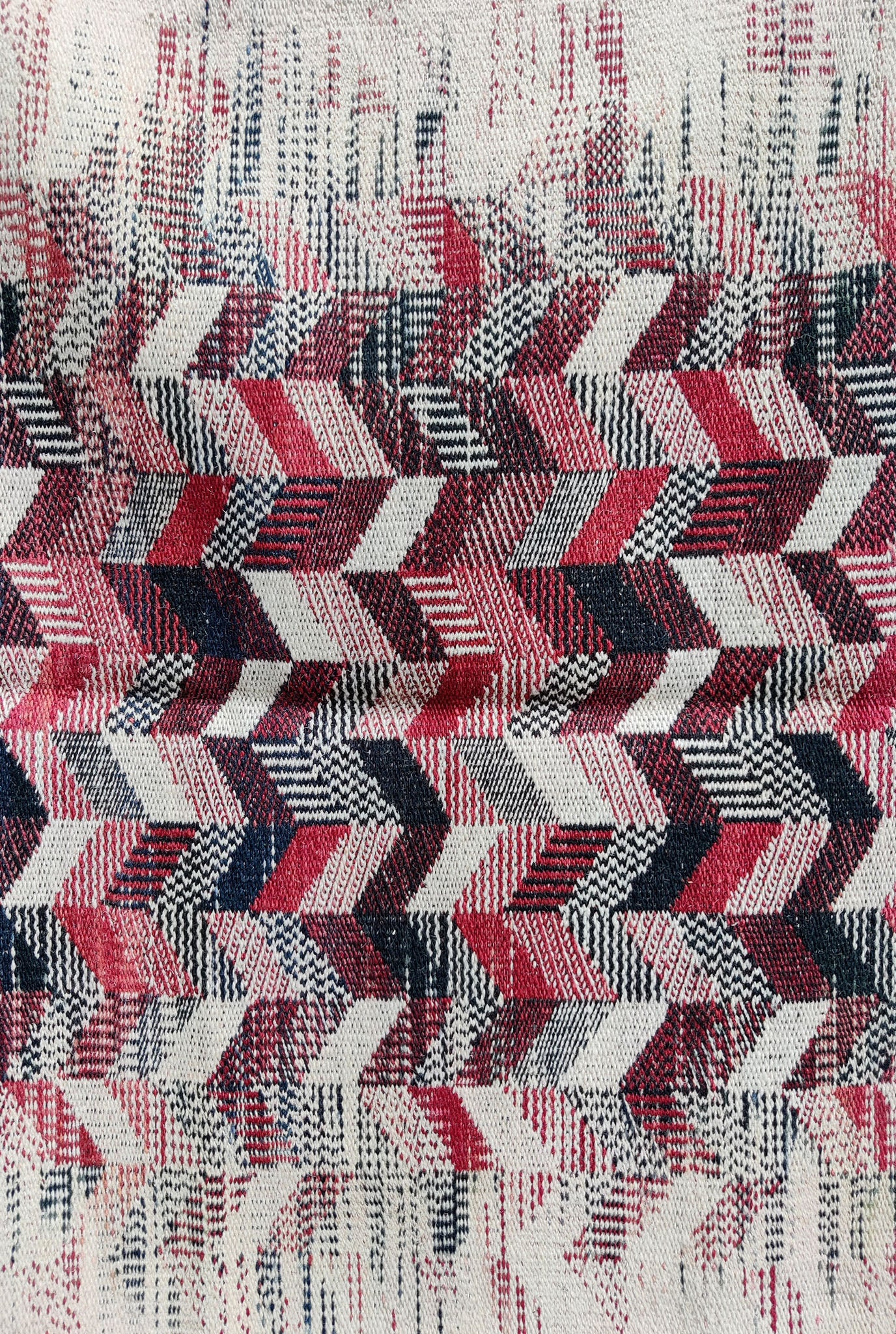 handcrafted-woven-rug-carpet-cotton-wool-home decor- jodi