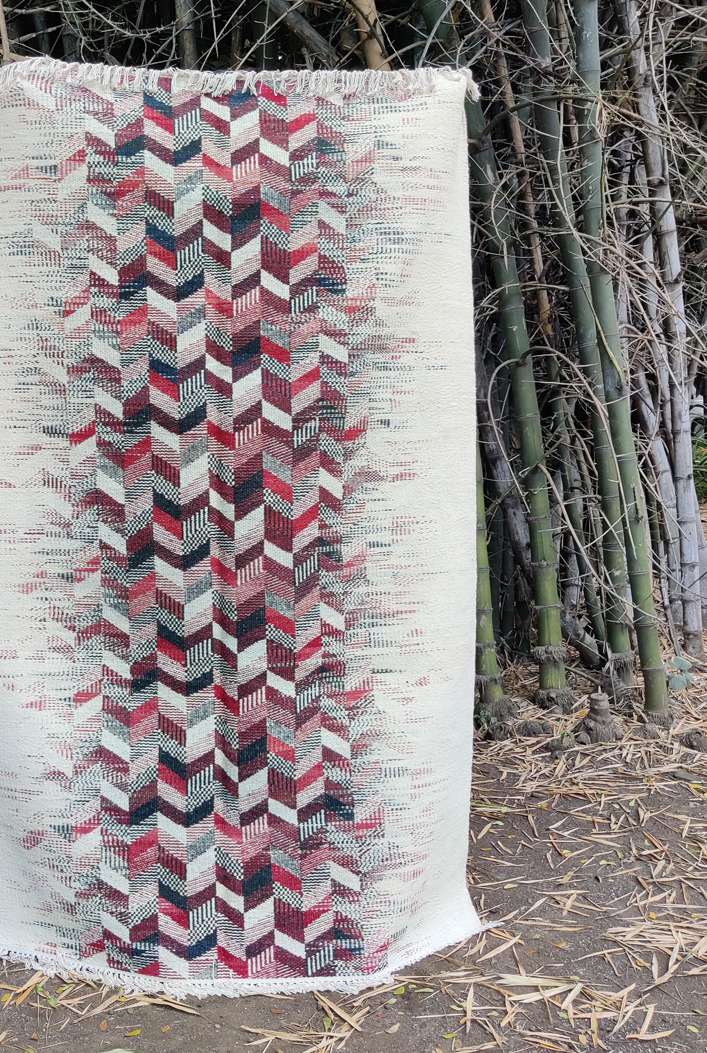 handcrafted-woven-rug-carpet-cotton-wool-home decor- jodi