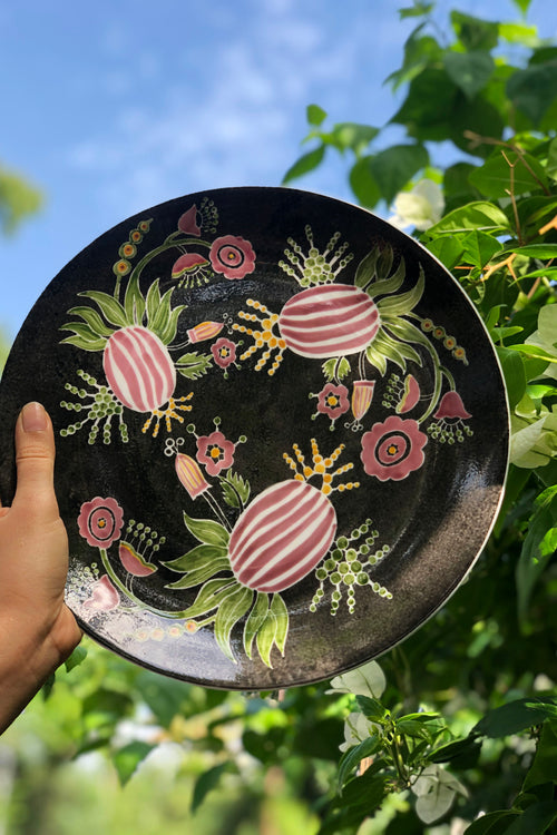 jodi-plates-handpainted-ceramics-quarter