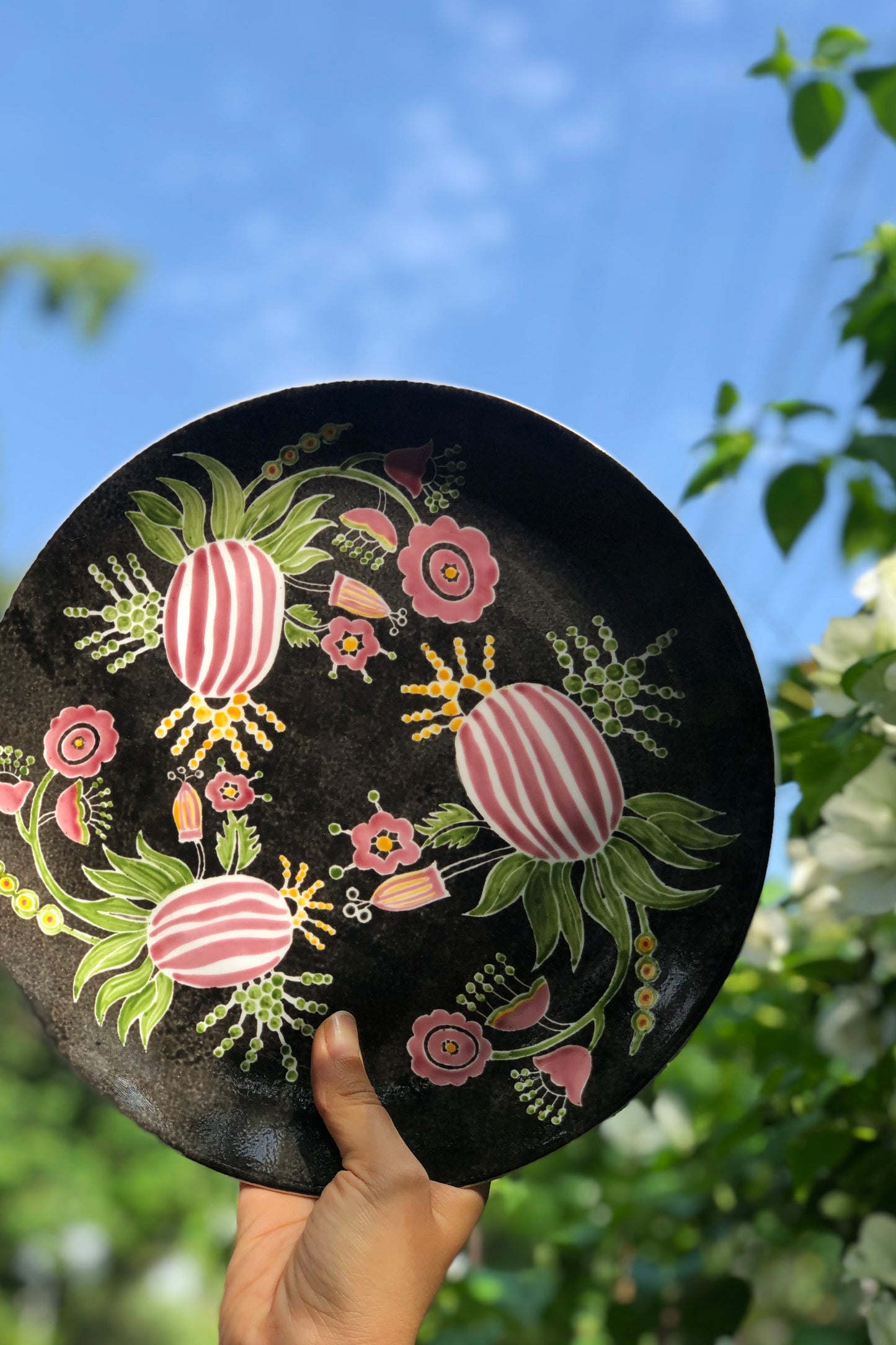jodi-plates-handpainted-ceramics-quarter