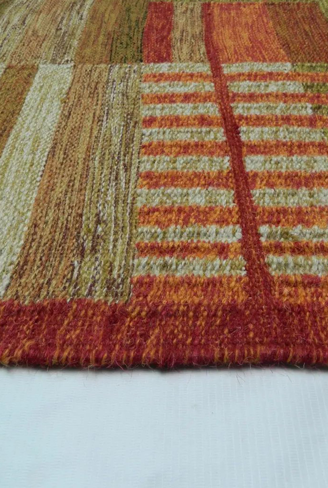 handcrafted-woven-rug-carpet-cotton-wool-home decor- jodi