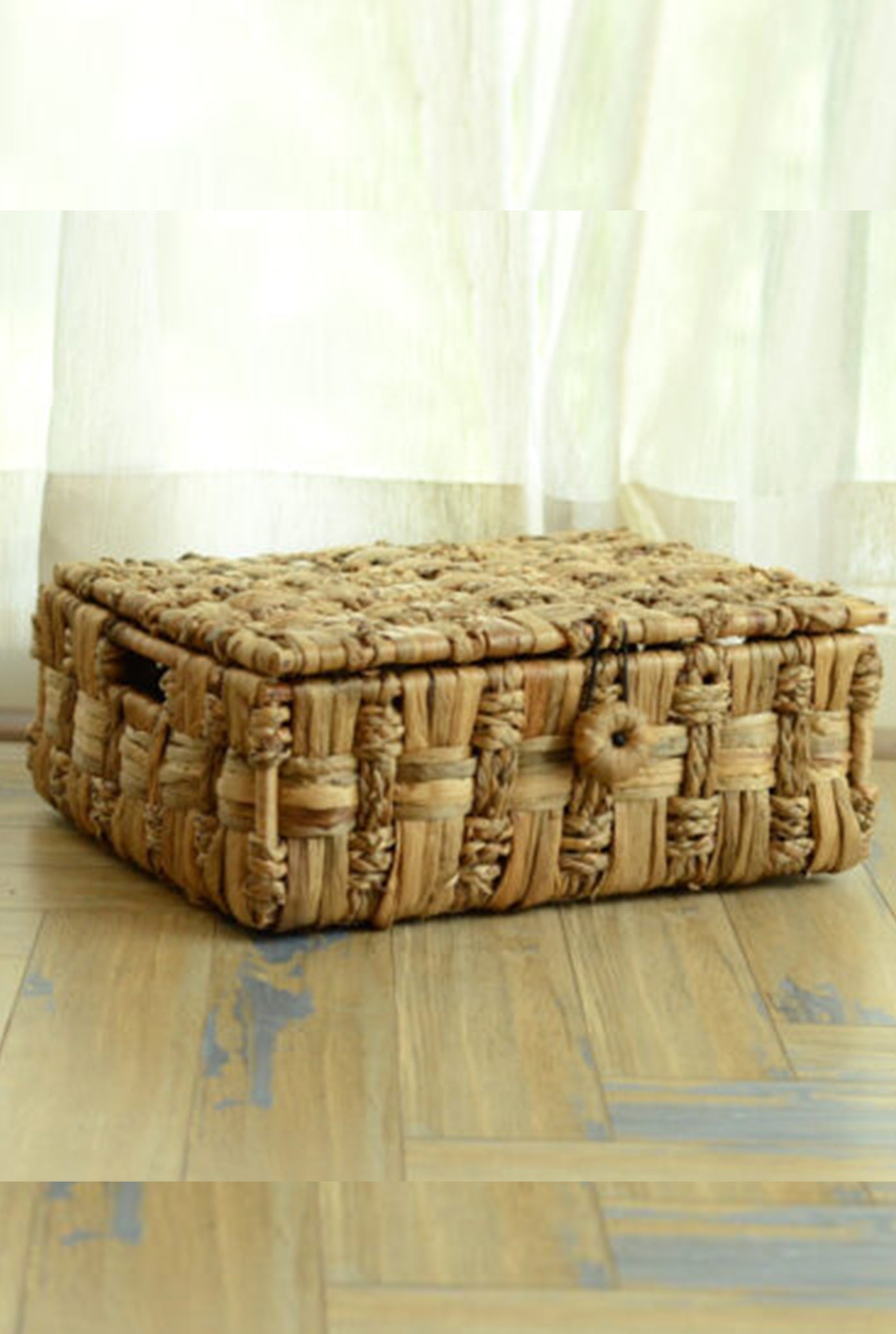 jodi-sustainable-water-hyacinth-sustainable-box