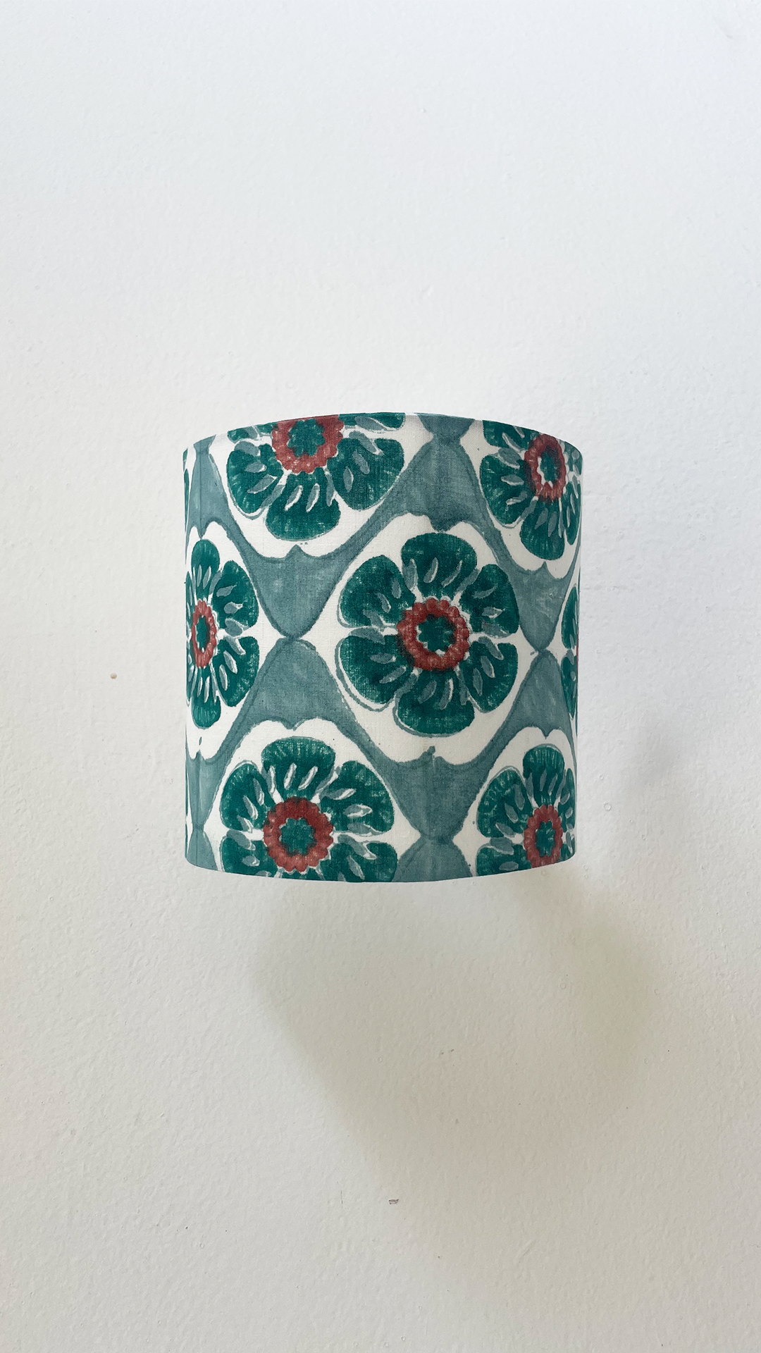 handcrafted-lights-wall-lamp-jodi-fabric