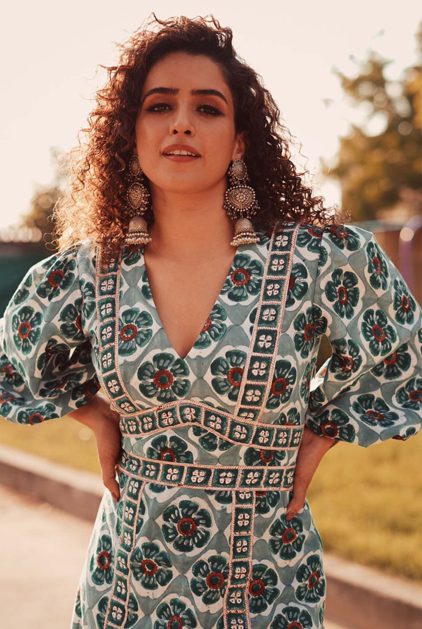 sustainable-handmade-handcrafted-jodi-thejodilife-block-printed-floral-tile-print-slits-blue-green-fitted-dress-summer