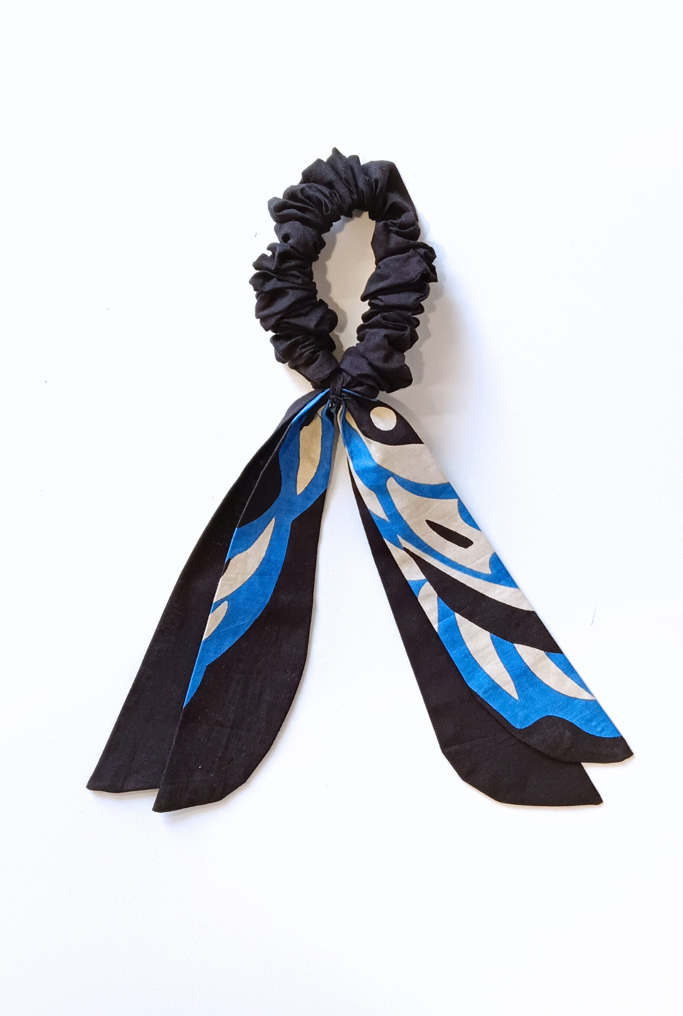 Orca Tie-up Scrunchie