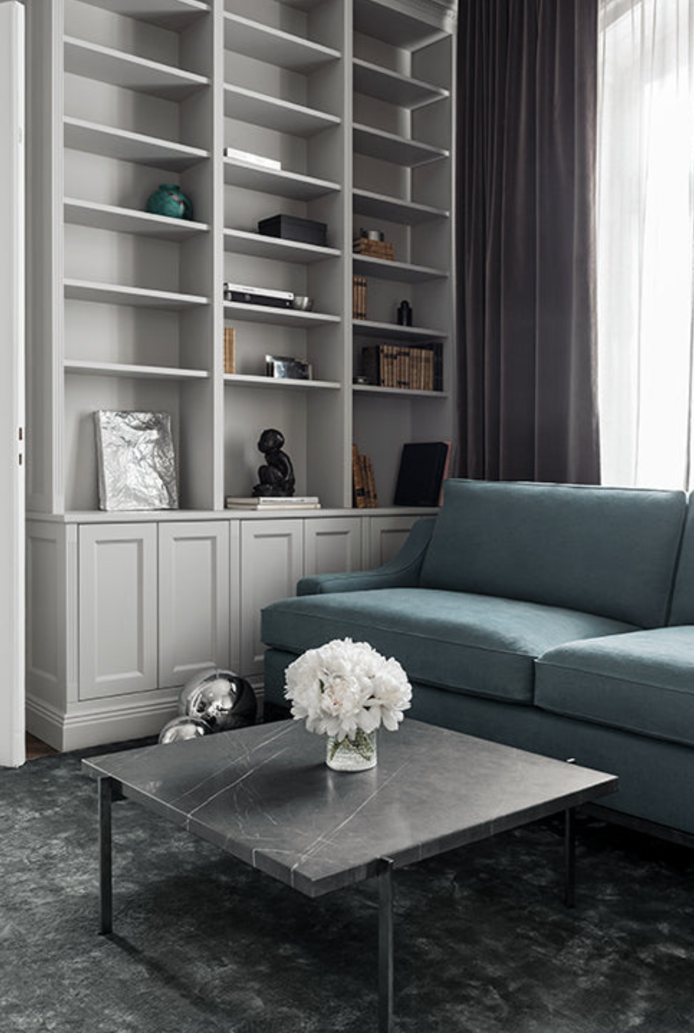 Luma Silk Rug / Charcoal