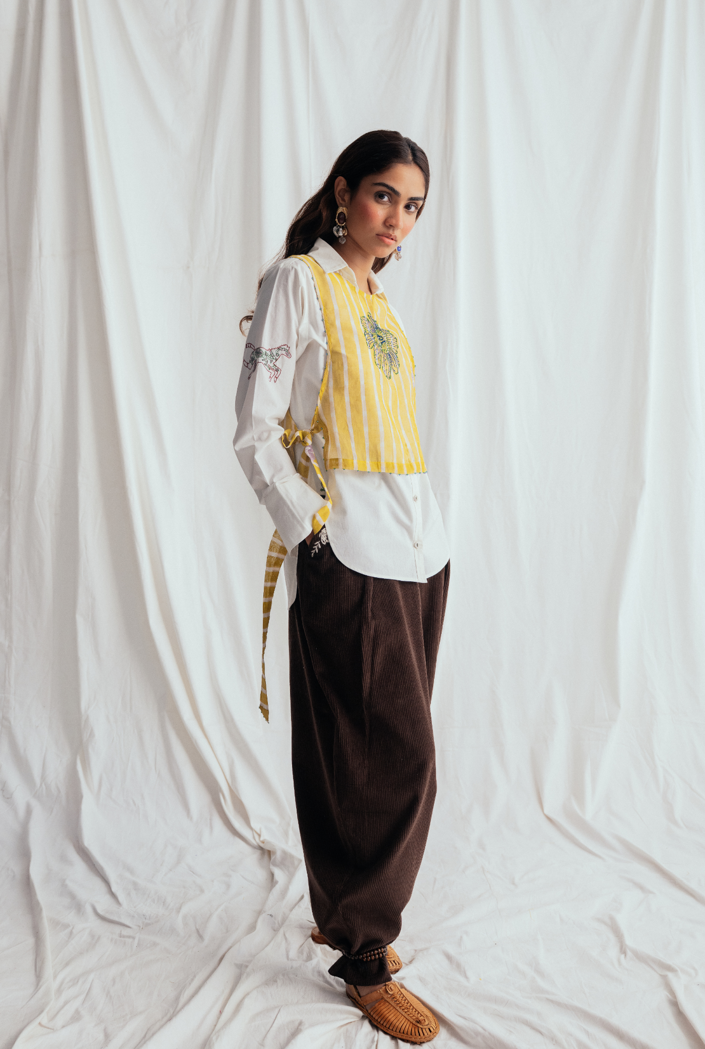 Dhoop Bib