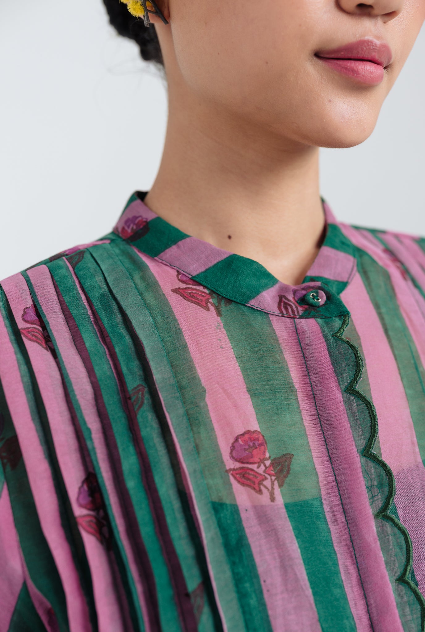 Twirl Scallop Shirt