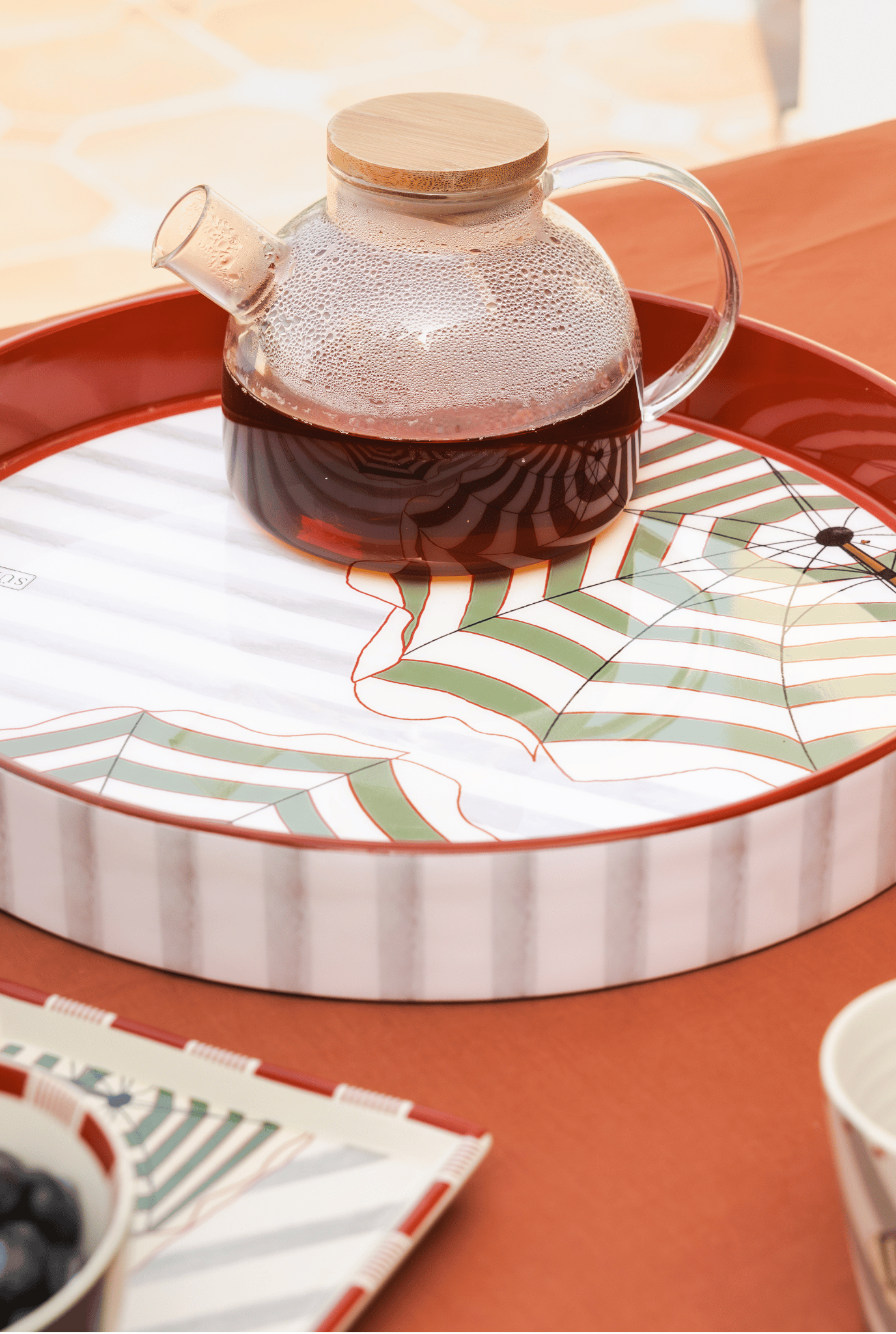 Kasa round tray