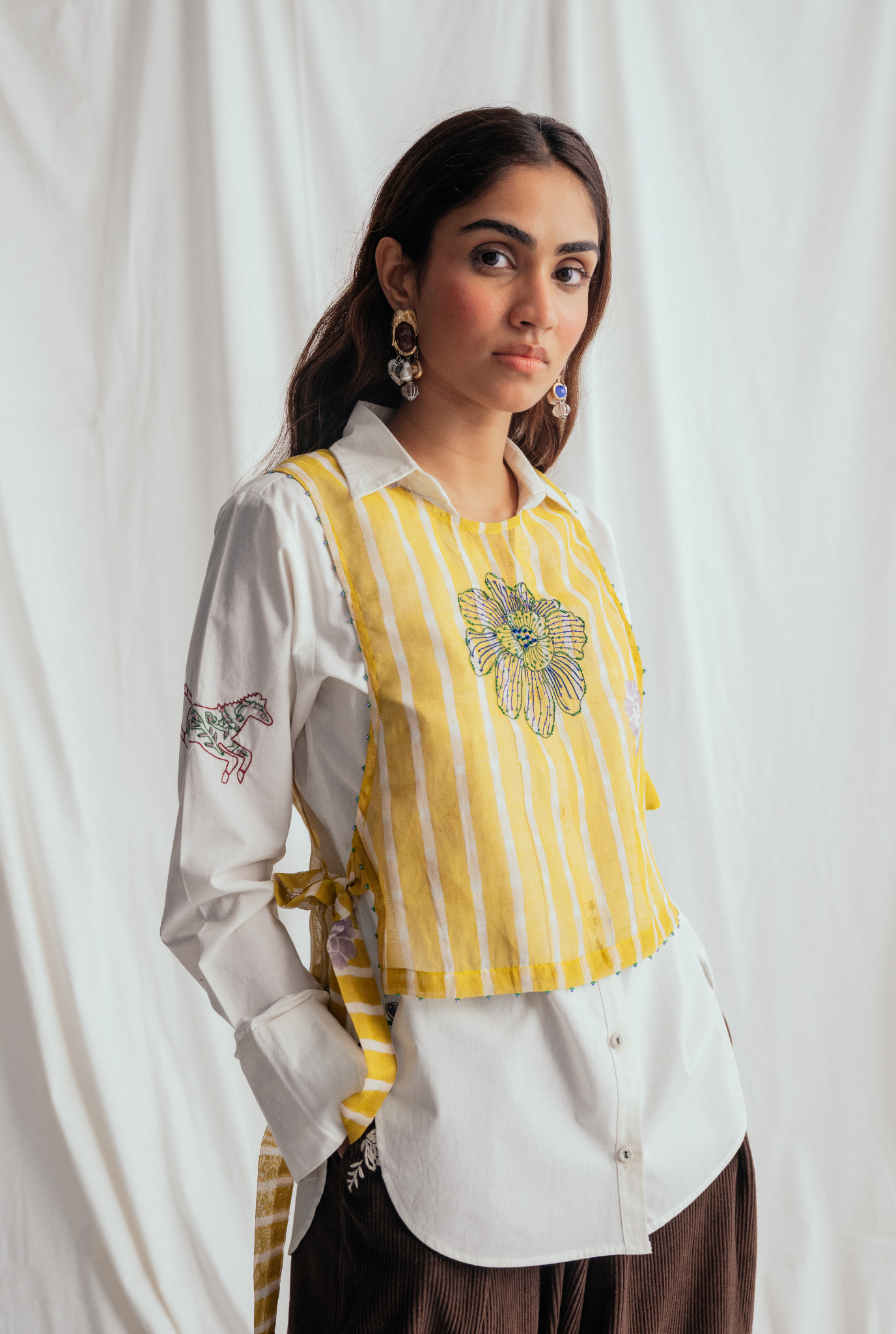 Dhoop Bib