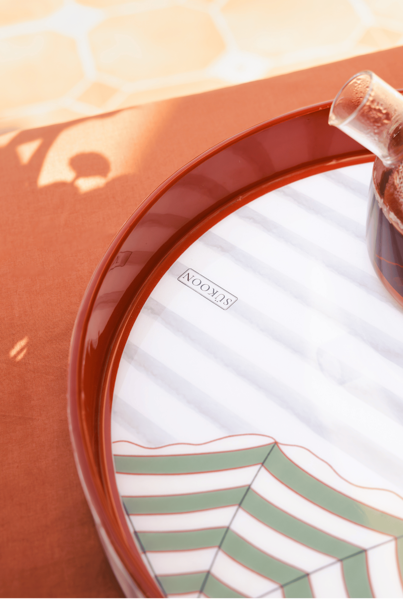 Kasa round tray