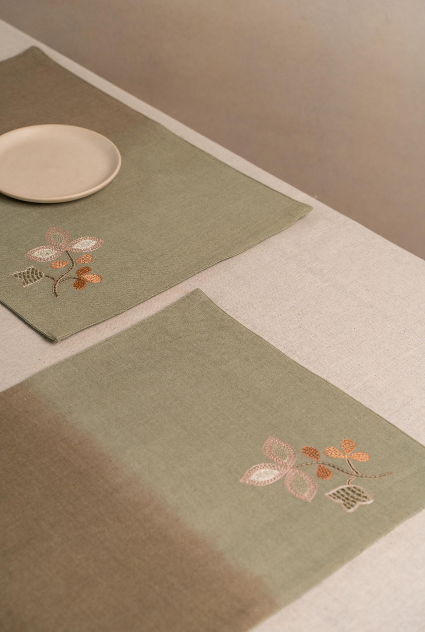 Shades of Splendour Table Mat