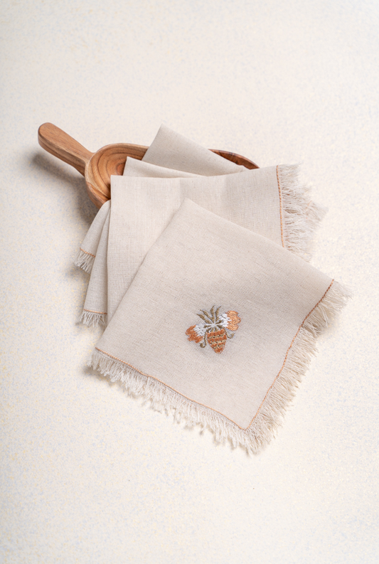 A Golden Bee Napkin (Set of 4)