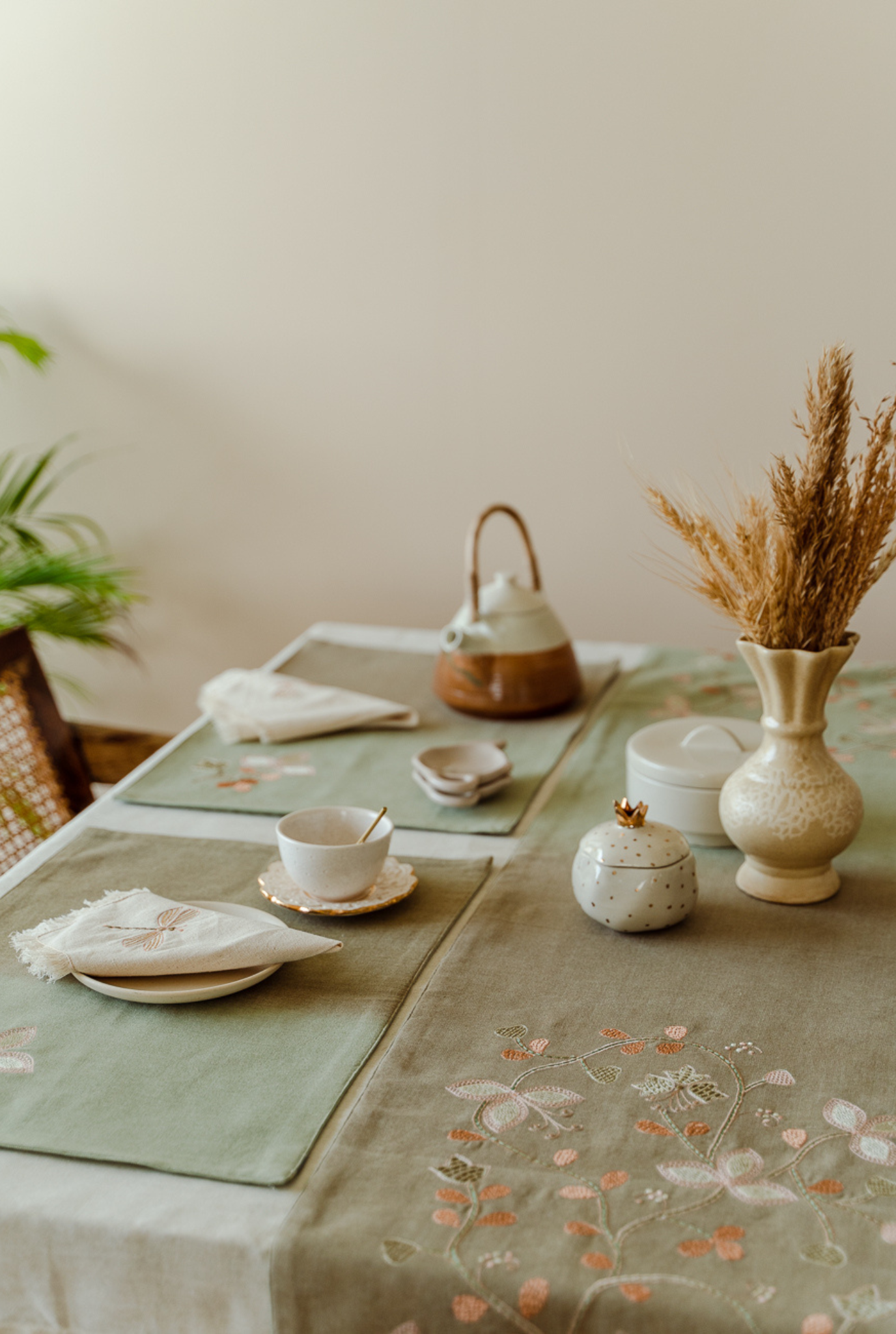 Blooming Melody Table Runner