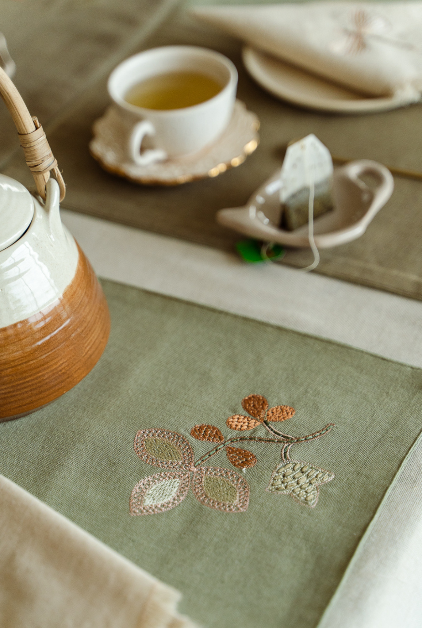 Shades of Splendour Table Mat