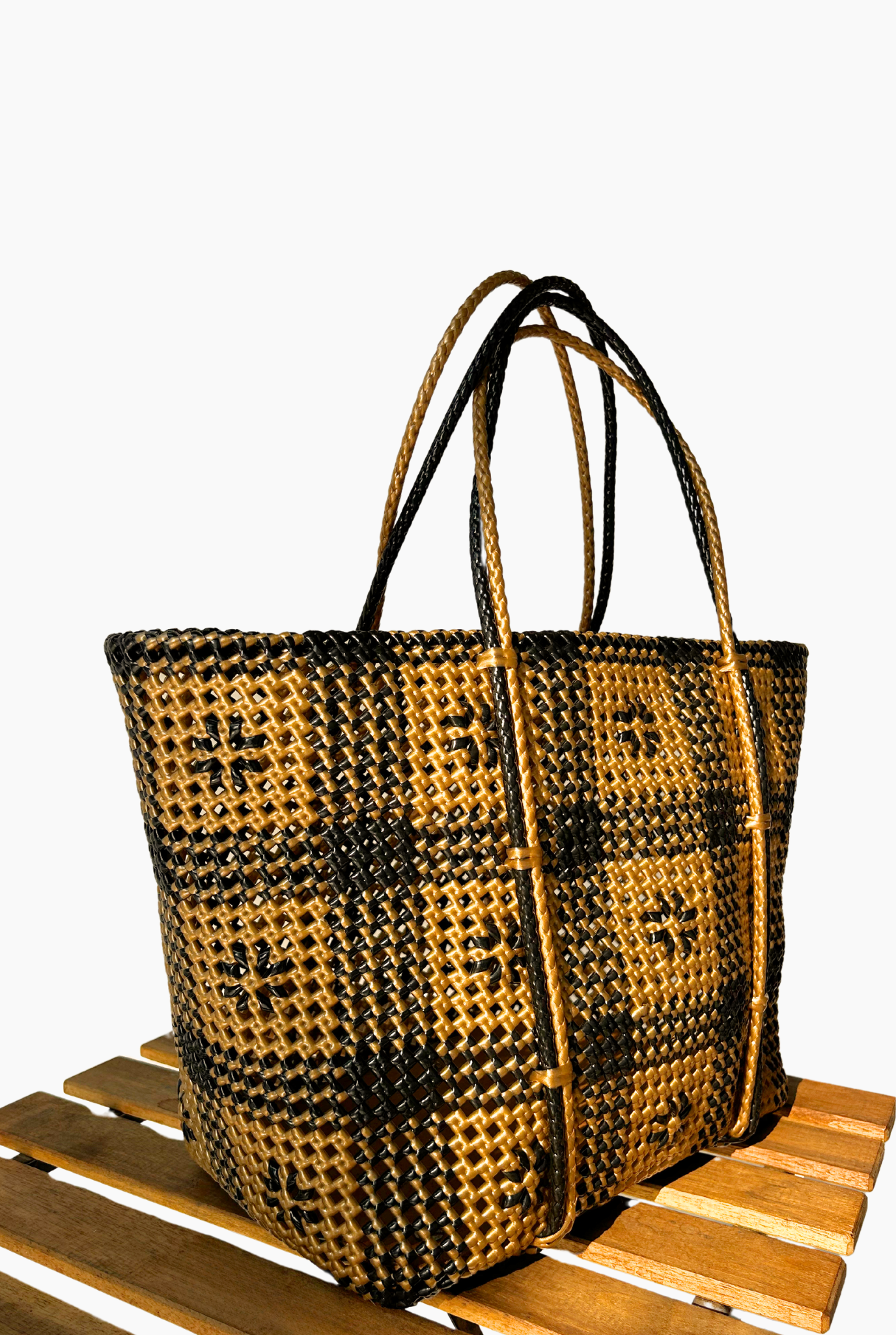 DEVAPATTU BLACK BASKET BAG