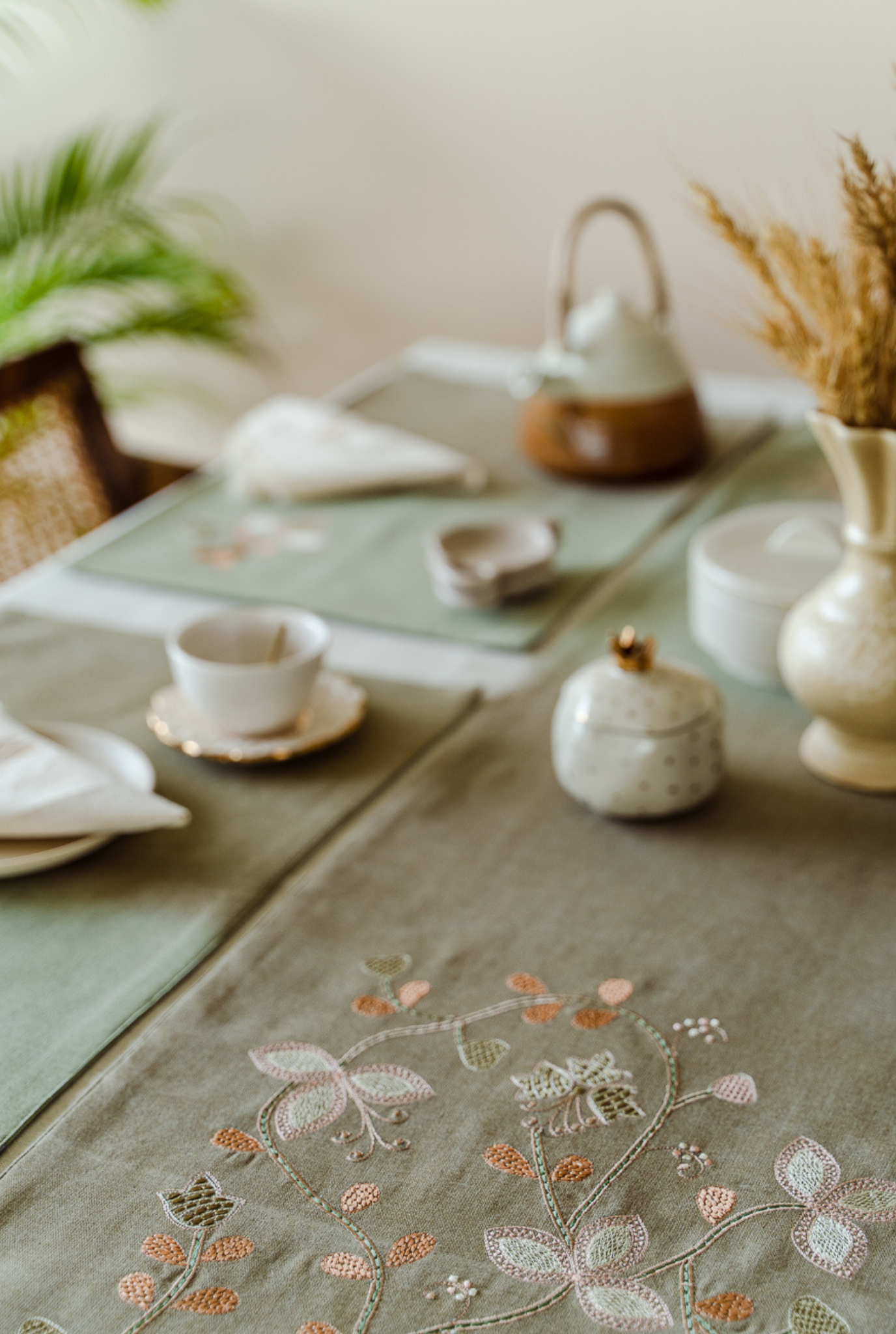 Blooming Melody Table Runner