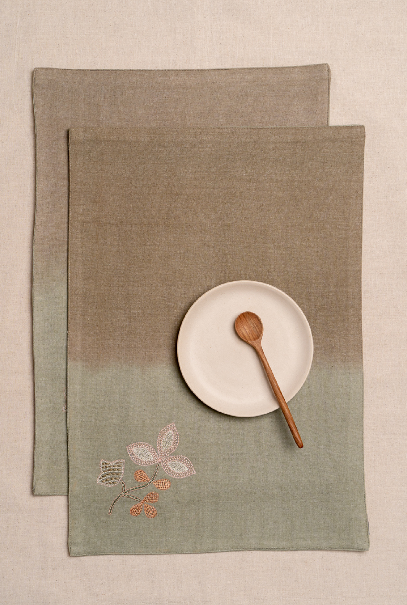 Shades of Splendour Table Mat