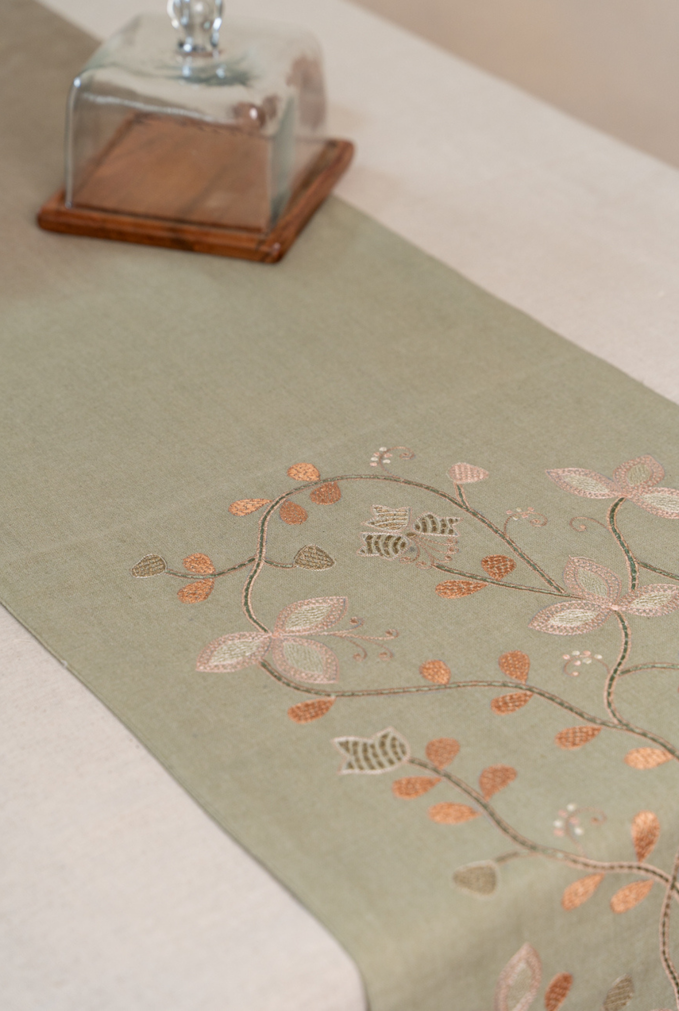 Blooming Melody Table Runner