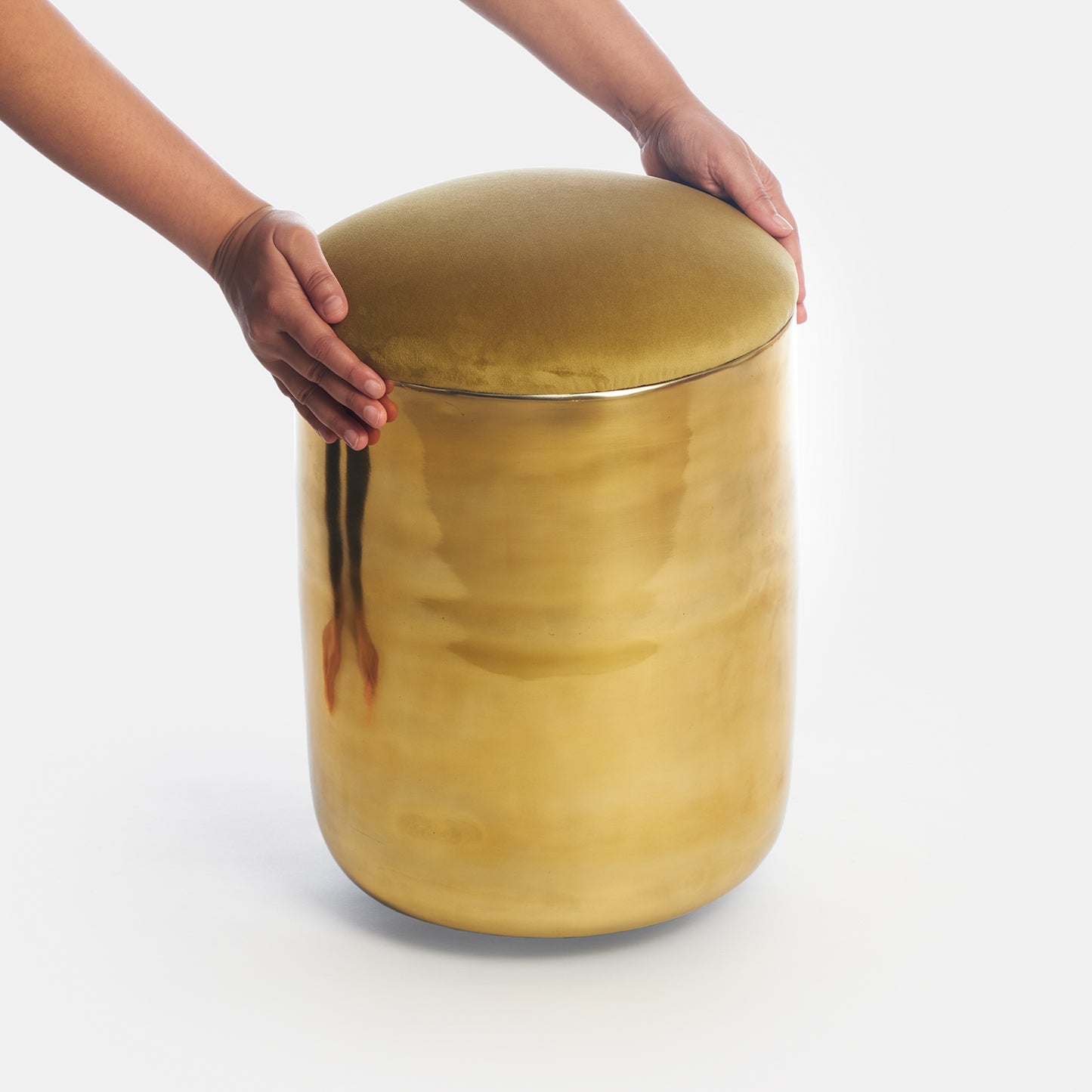 Leo Stool