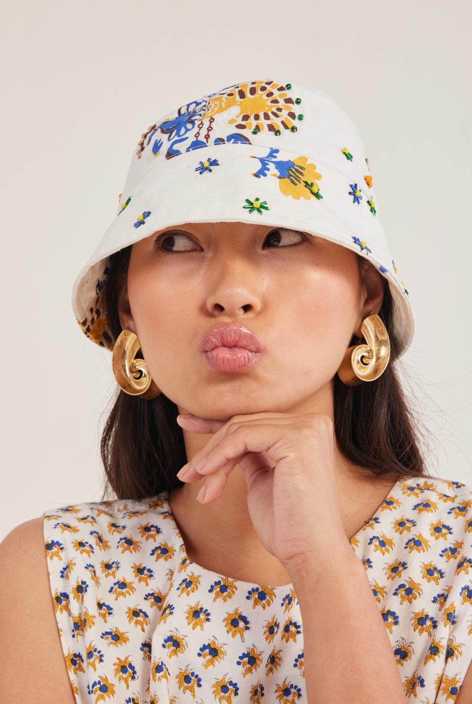 Moro embroidered bucket hat