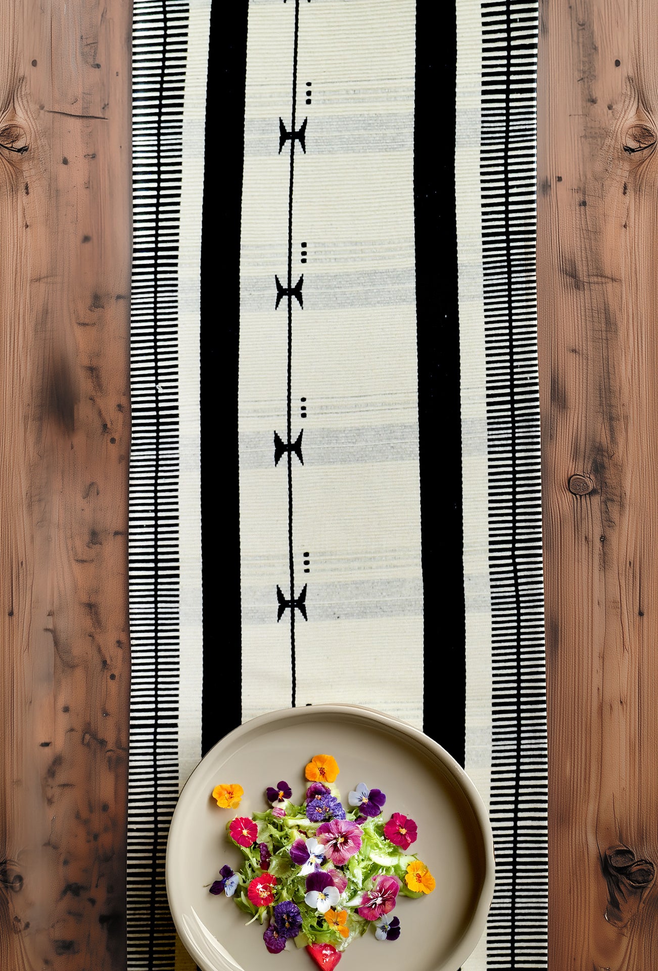 Kutsapo Table Runner