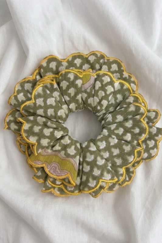 Panna Scallop Scrunchie