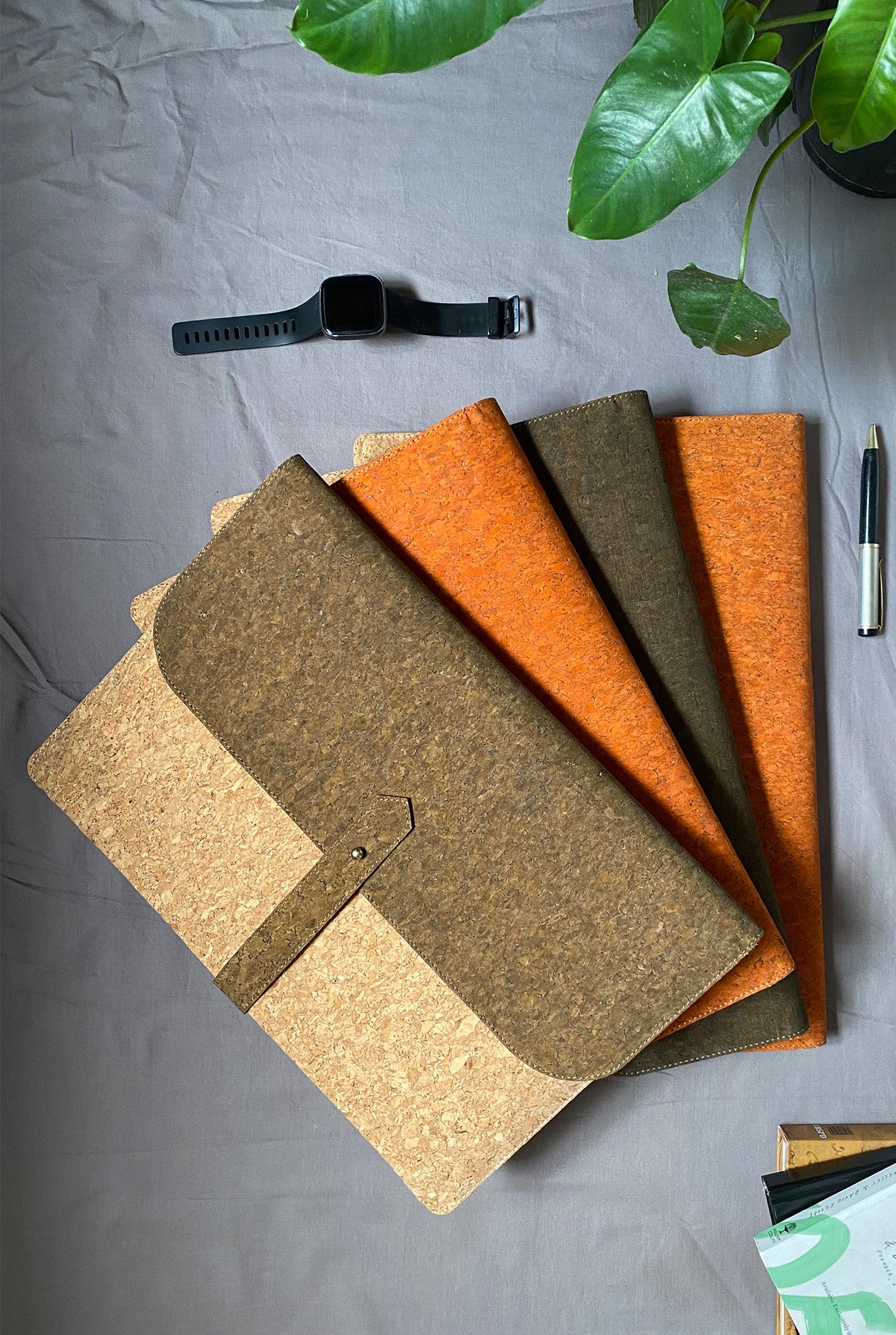 cork-laptop sleeve-minimal-jodi-biodegradable-durable
