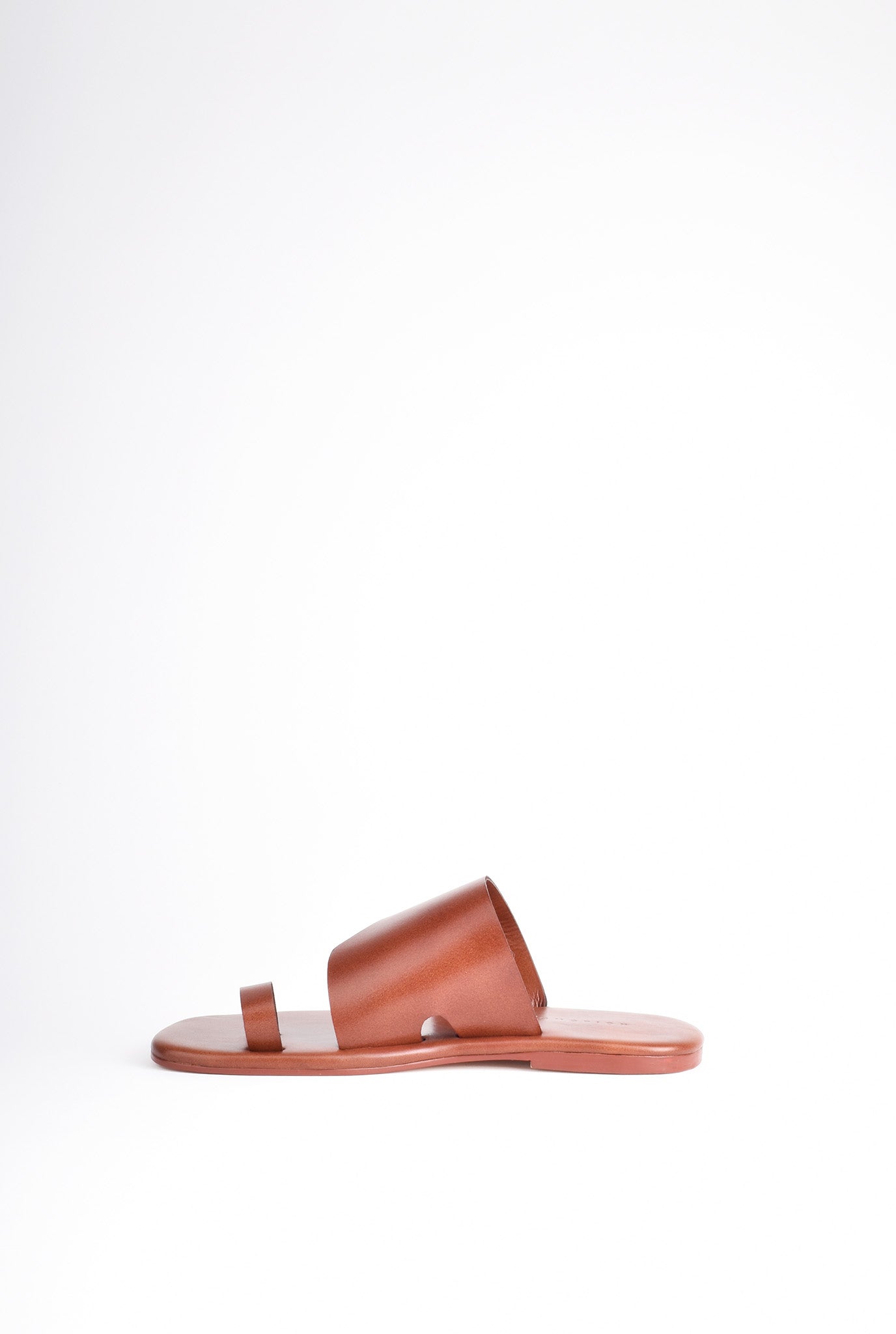 Monochrome open toe chappals