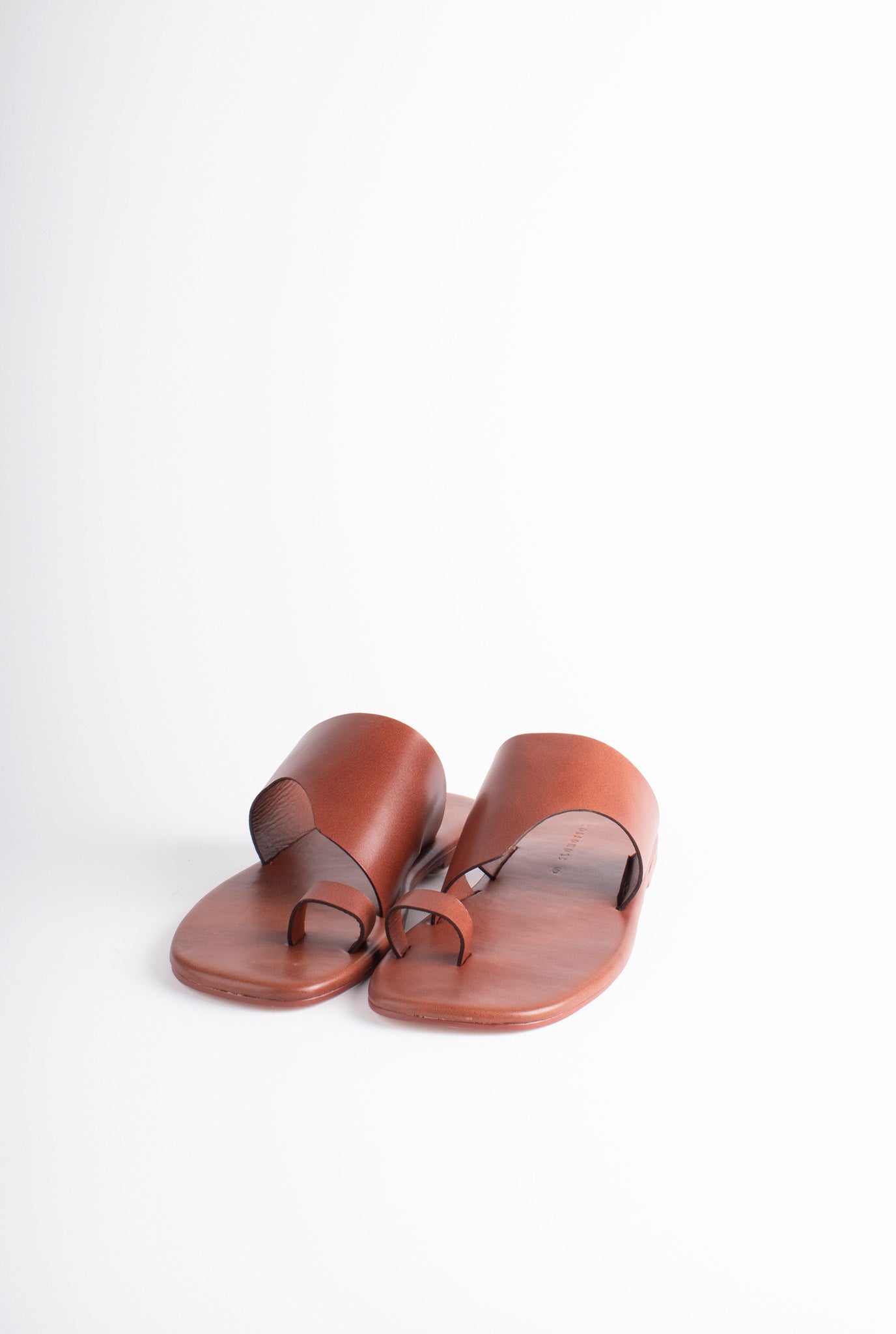 Monochrome open toe chappals