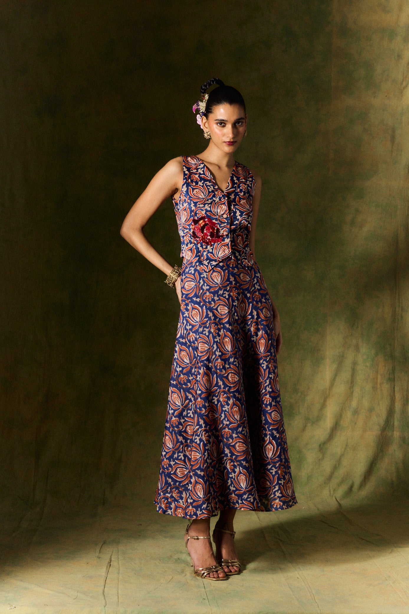 INAAYA SILK SKIRT & WAISTCOAT SET