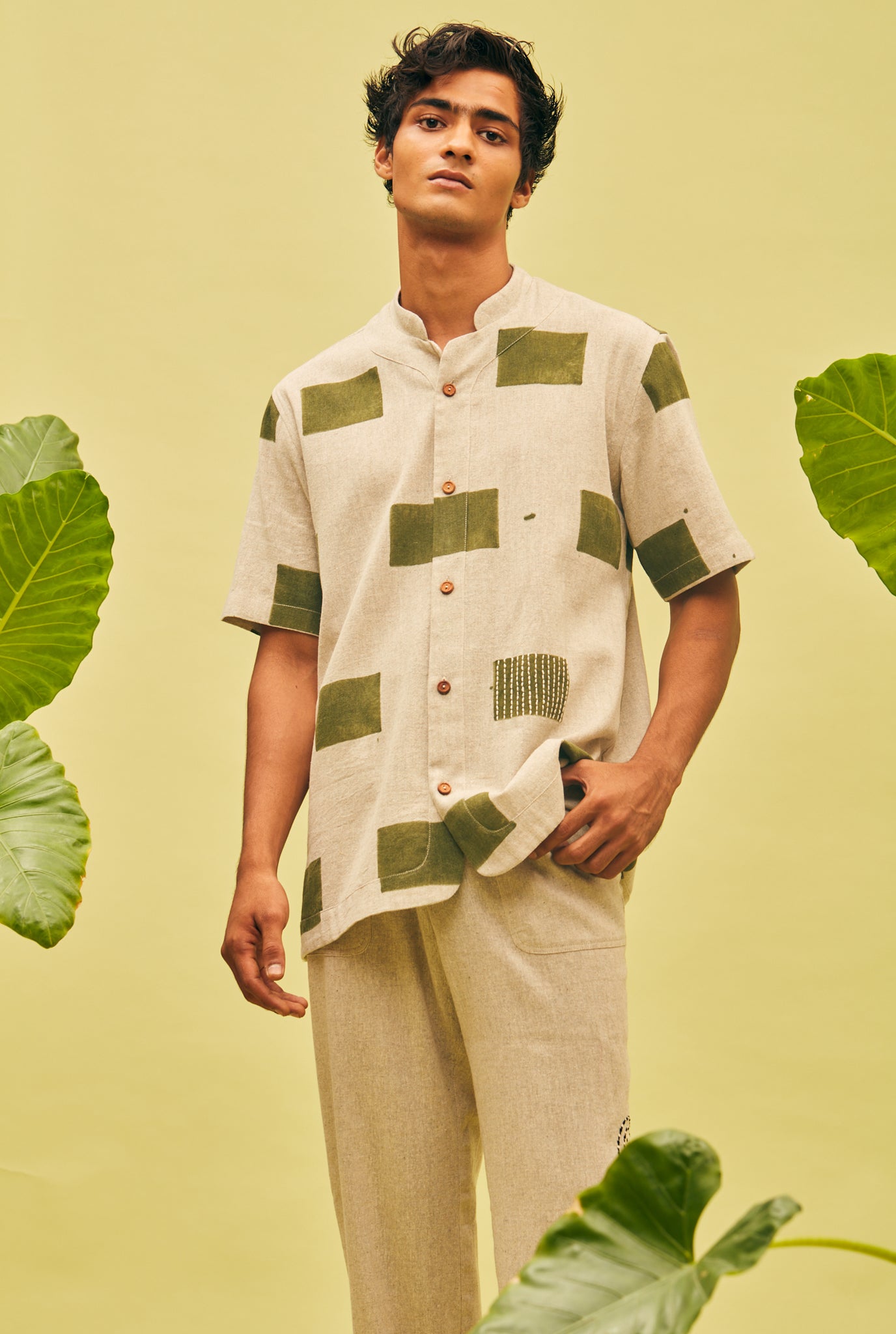 jodi-man-mandarine-collar-shirt-short-sleeve-the-jodi-life-sustainable