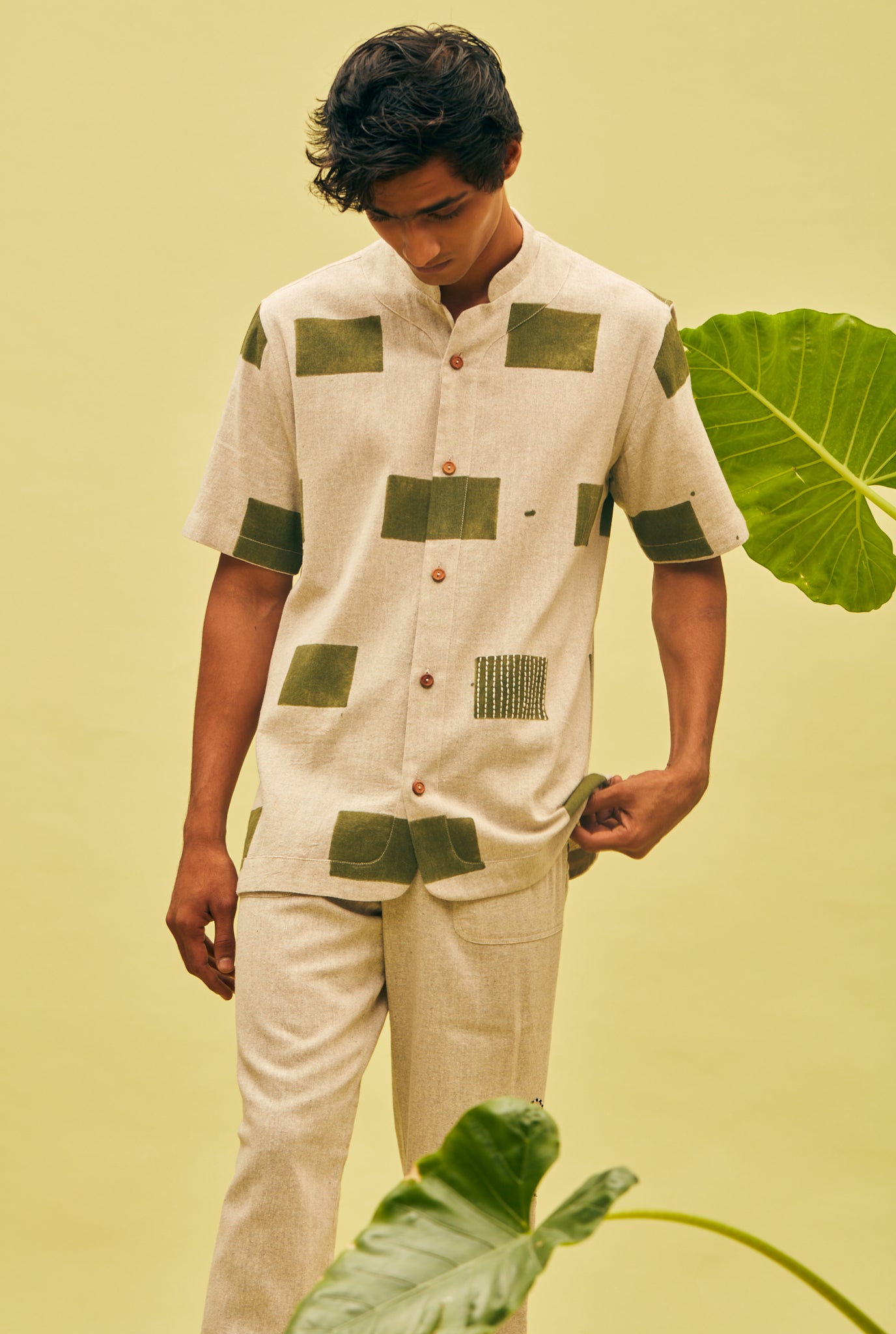 jodi-man-mandarine-collar-shirt-short-sleeve-the-jodi-life-sustainable