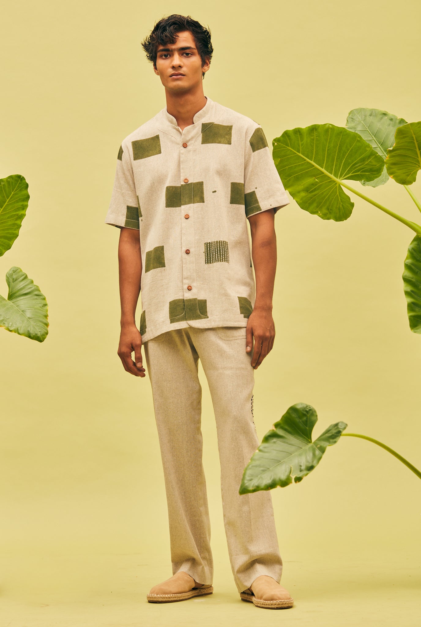 jodi-man-mandarine-collar-shirt-short-sleeve-the-jodi-life-sustainable