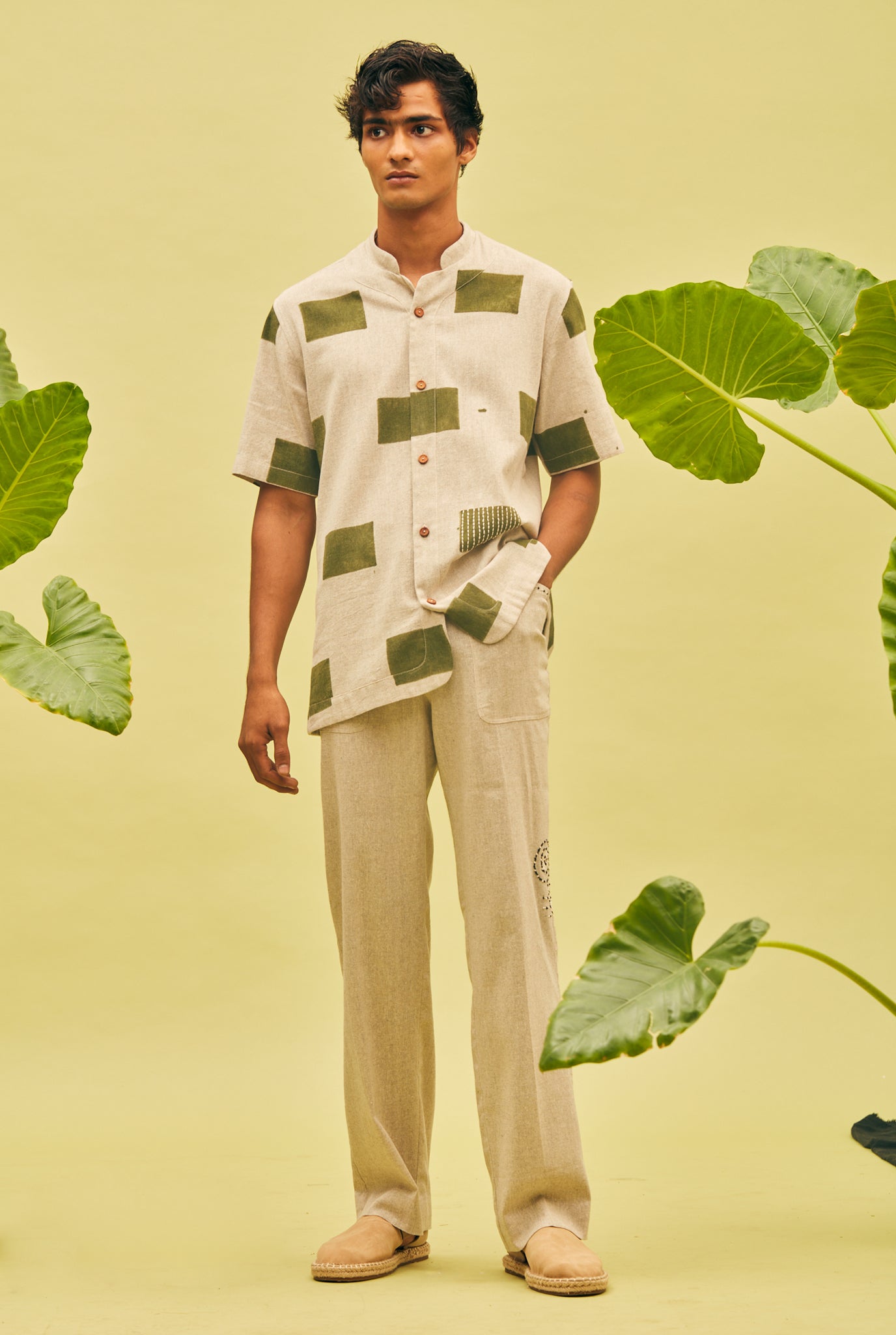 jodi-man-mandarine-collar-shirt-short-sleeve-the-jodi-life-sustainable