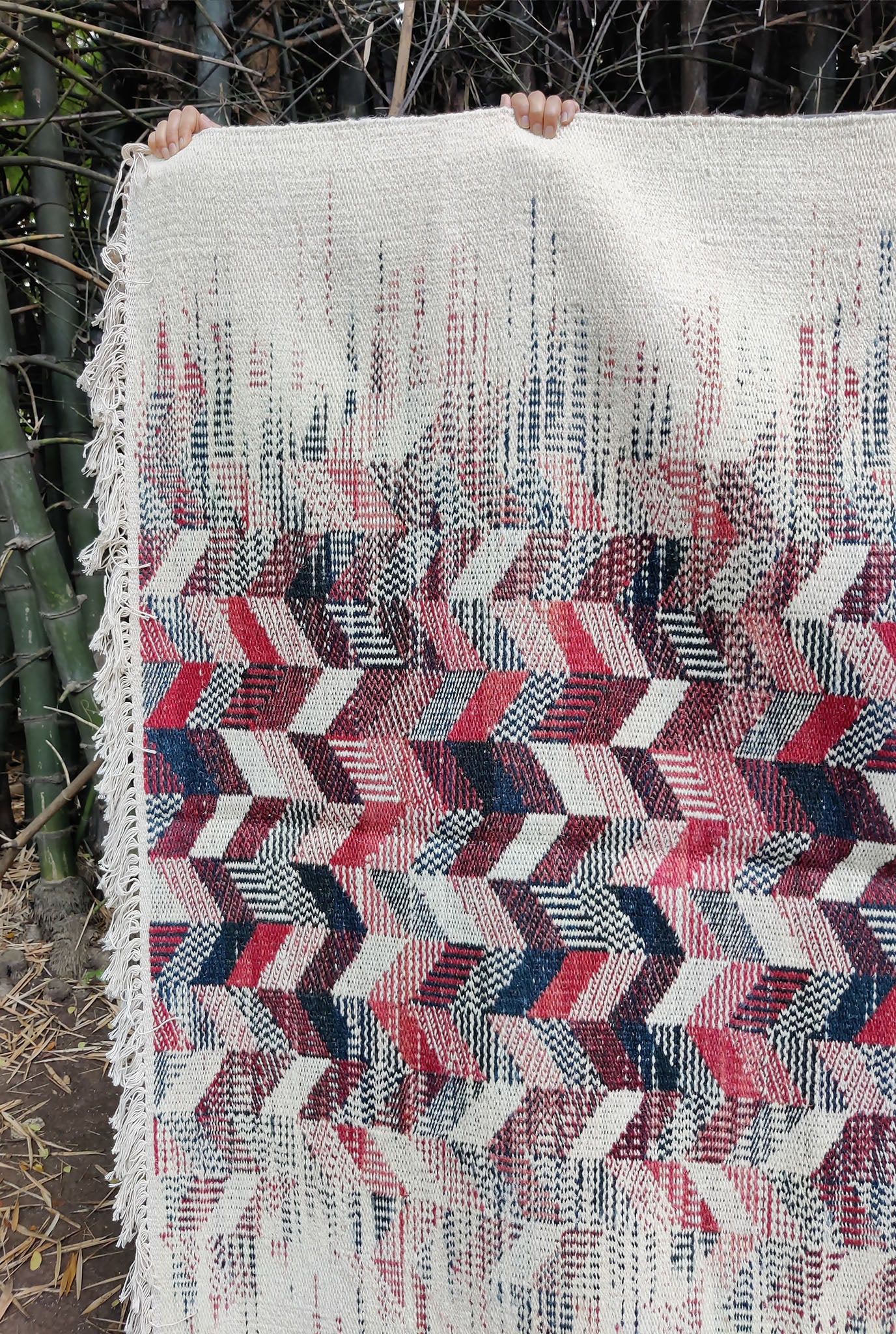 handcrafted-woven-rug-carpet-cotton-wool-home decor- jodi