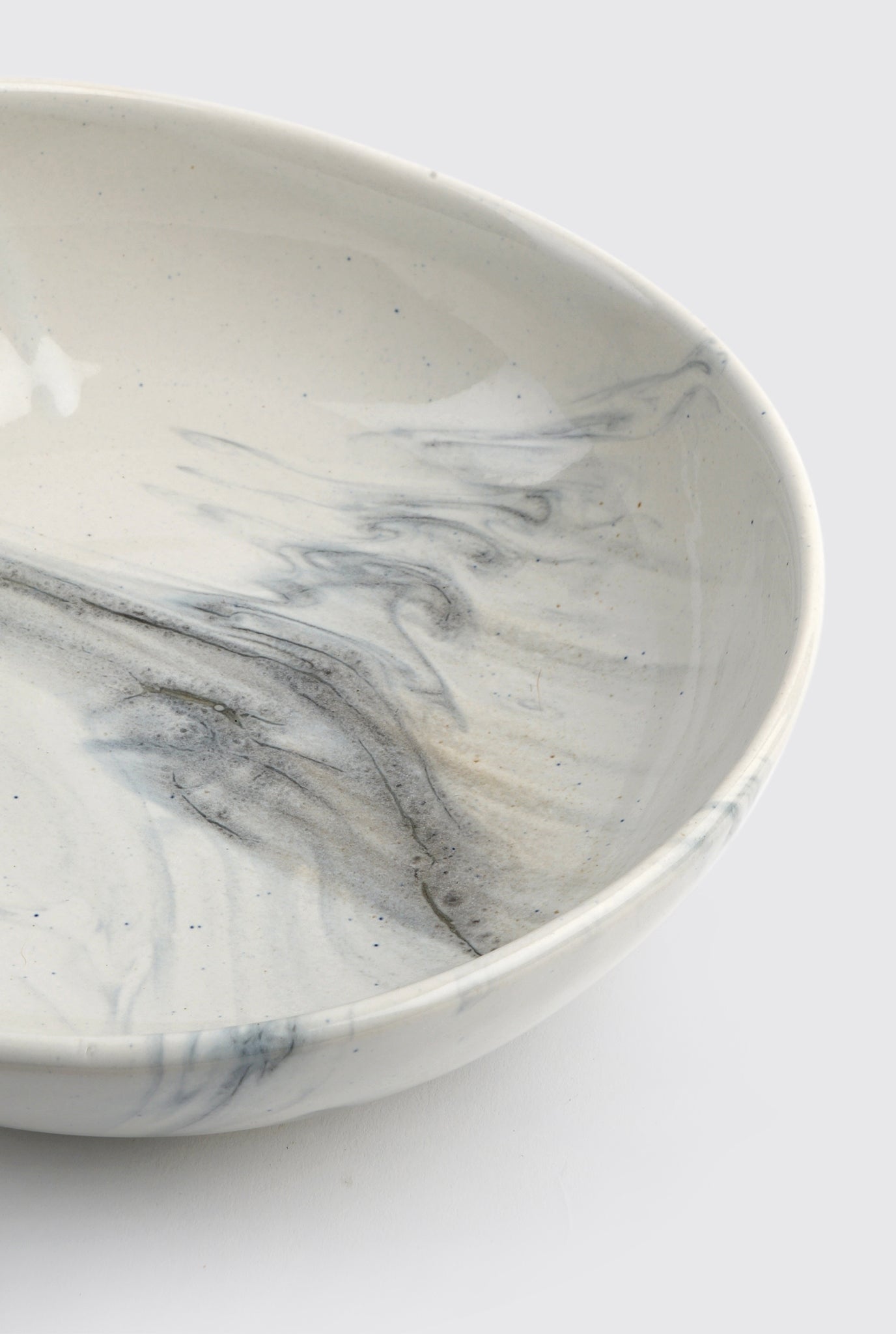 THE CONFLUENCE SERVING BOWL (MONSOON GREY)