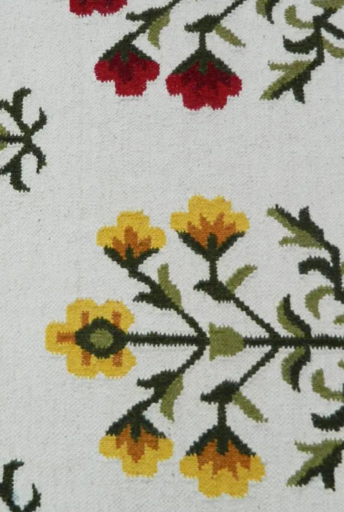 handcrafted-woven-rug-carpet-cotton-wool-home decor- jodi