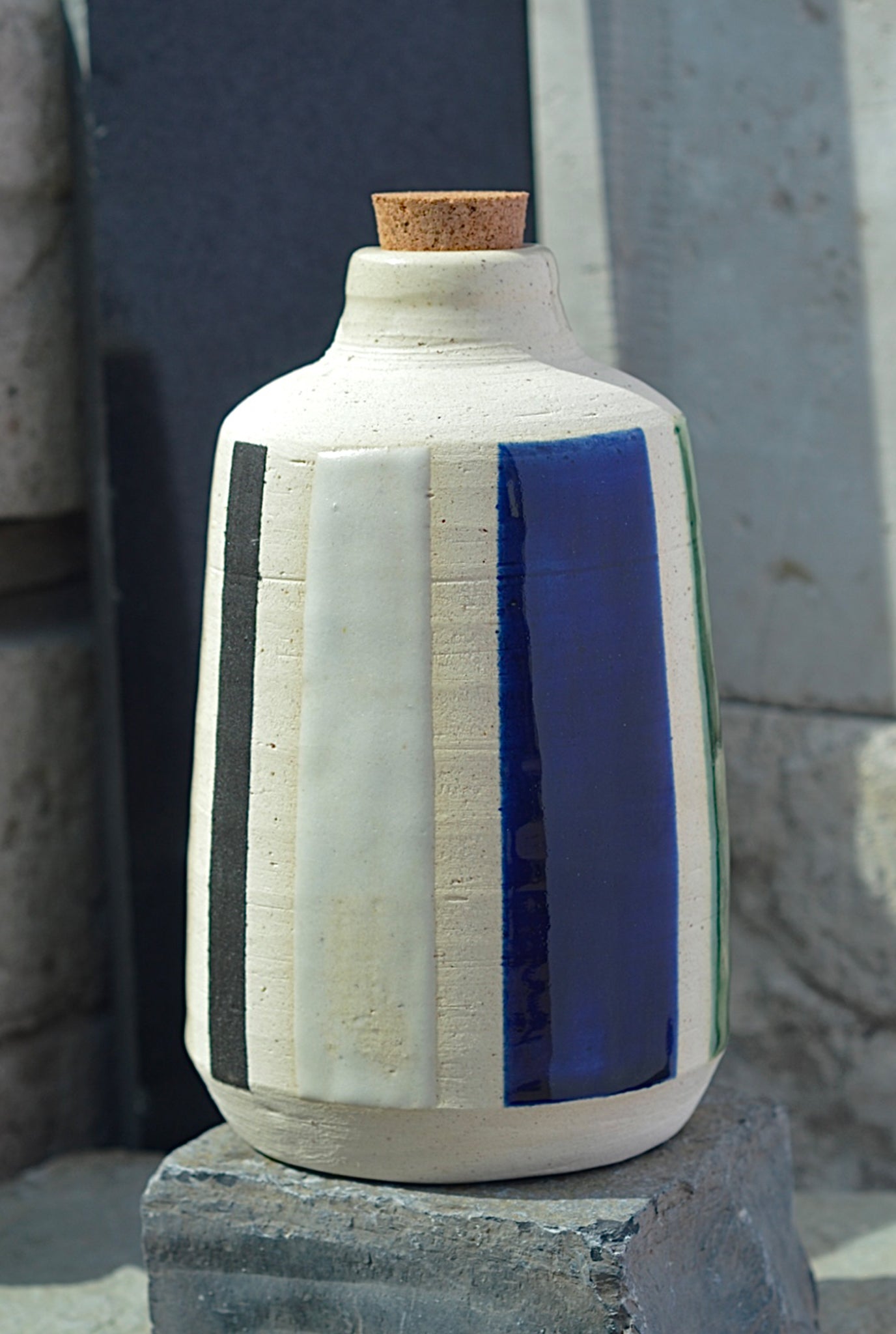 Handcrafted-jodi-water bottle-ceramic-eco-conscious-sustainable