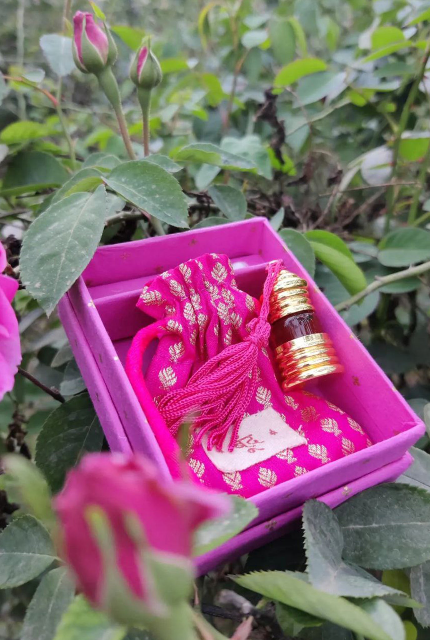 organic-fragrance-jasmine-handcrafted-unisex-rose