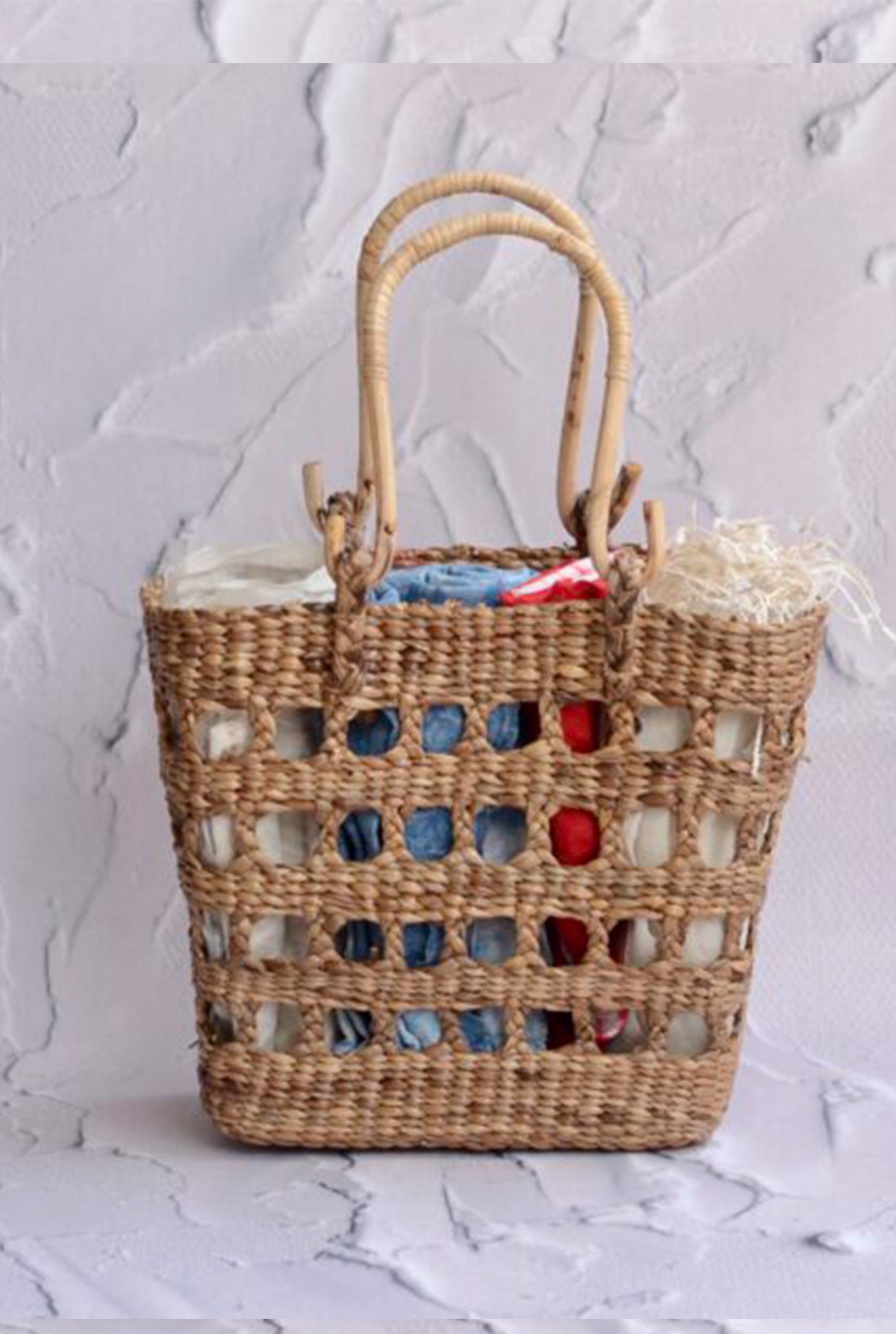 handcrafted-basket- knotted-bag-water hyacinth- sustainable-eco friendly-jodi