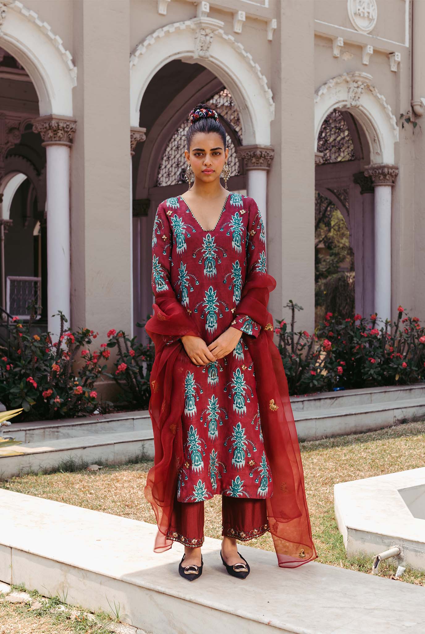 The-Jodi-Life-red-silk-kurta-organza-dupattaset-embroidery-embellished-sequins-festive-handcrafted
